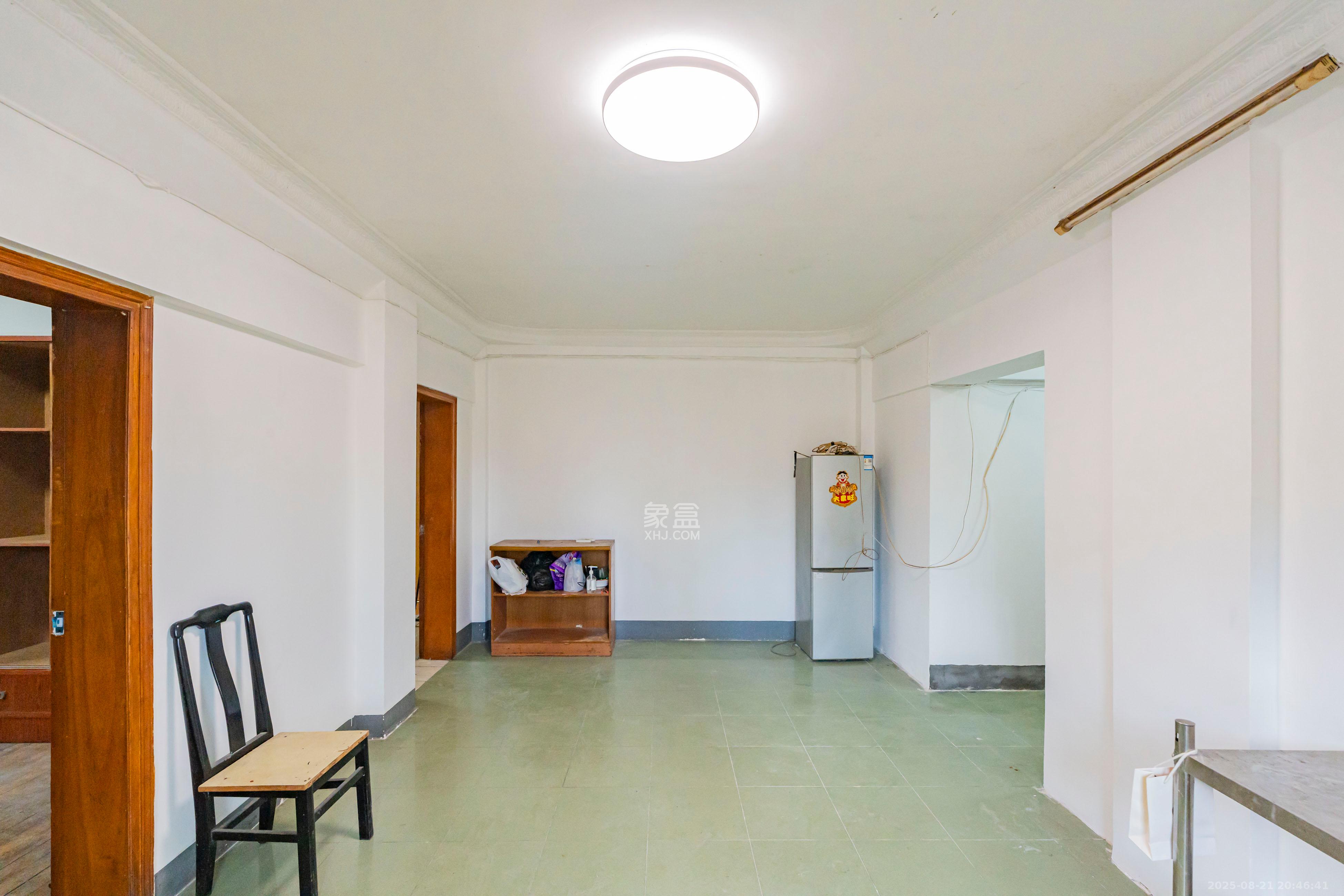 通泰街商居楼 3室1厅1卫 88.0万 通泰街商居楼 3室1厅1卫 88.0万客厅