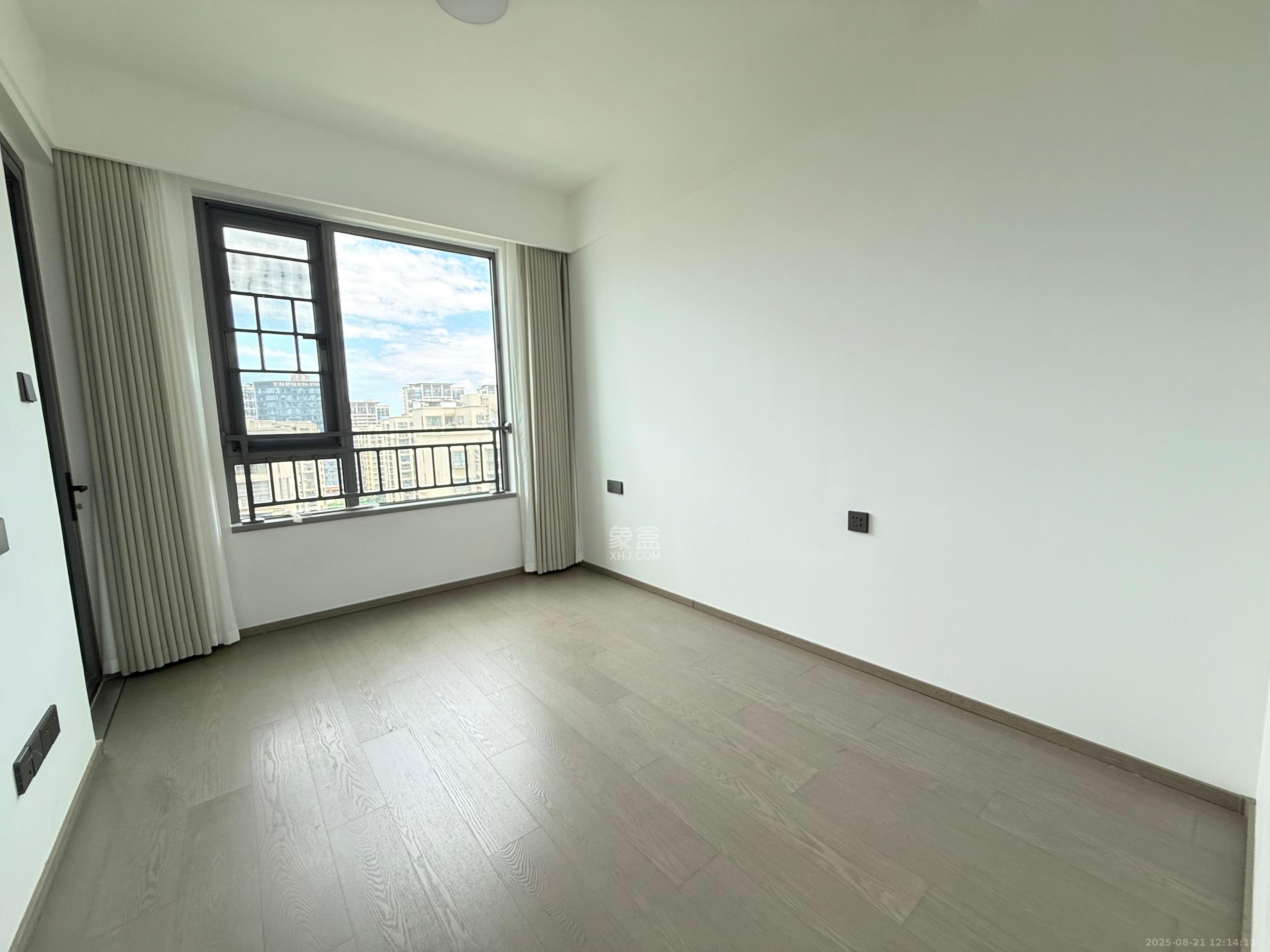 招商蛇口滨江境 4室2厅2卫 10000.0元/月 招商蛇口滨江境 4室2厅2卫 10000.0元/月室内图