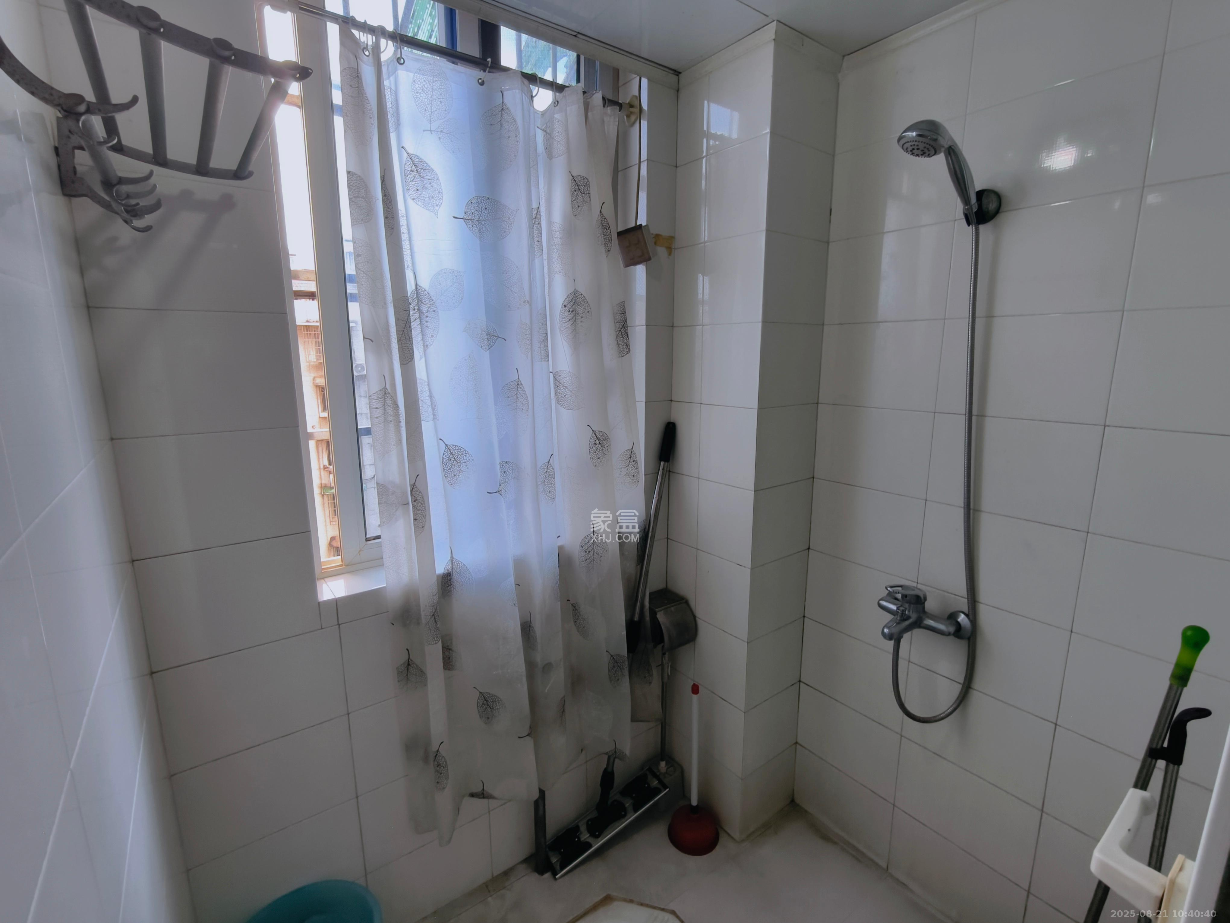 森宇佳园 3室2厅2卫 2400.0元/月 森宇佳园 3室2厅2卫 2400.0元/月室内图