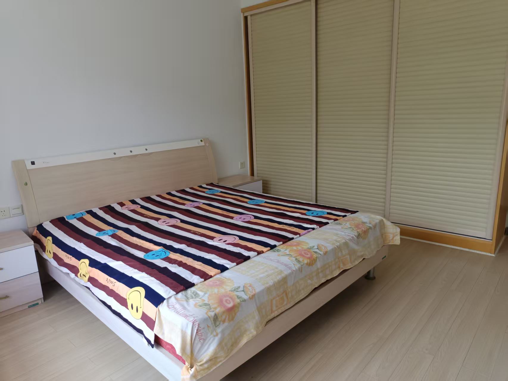 鼎泰逸景园 2室2厅1卫 1800.0元/月 鼎泰逸景园 2室2厅1卫 1800.0元/月室内图