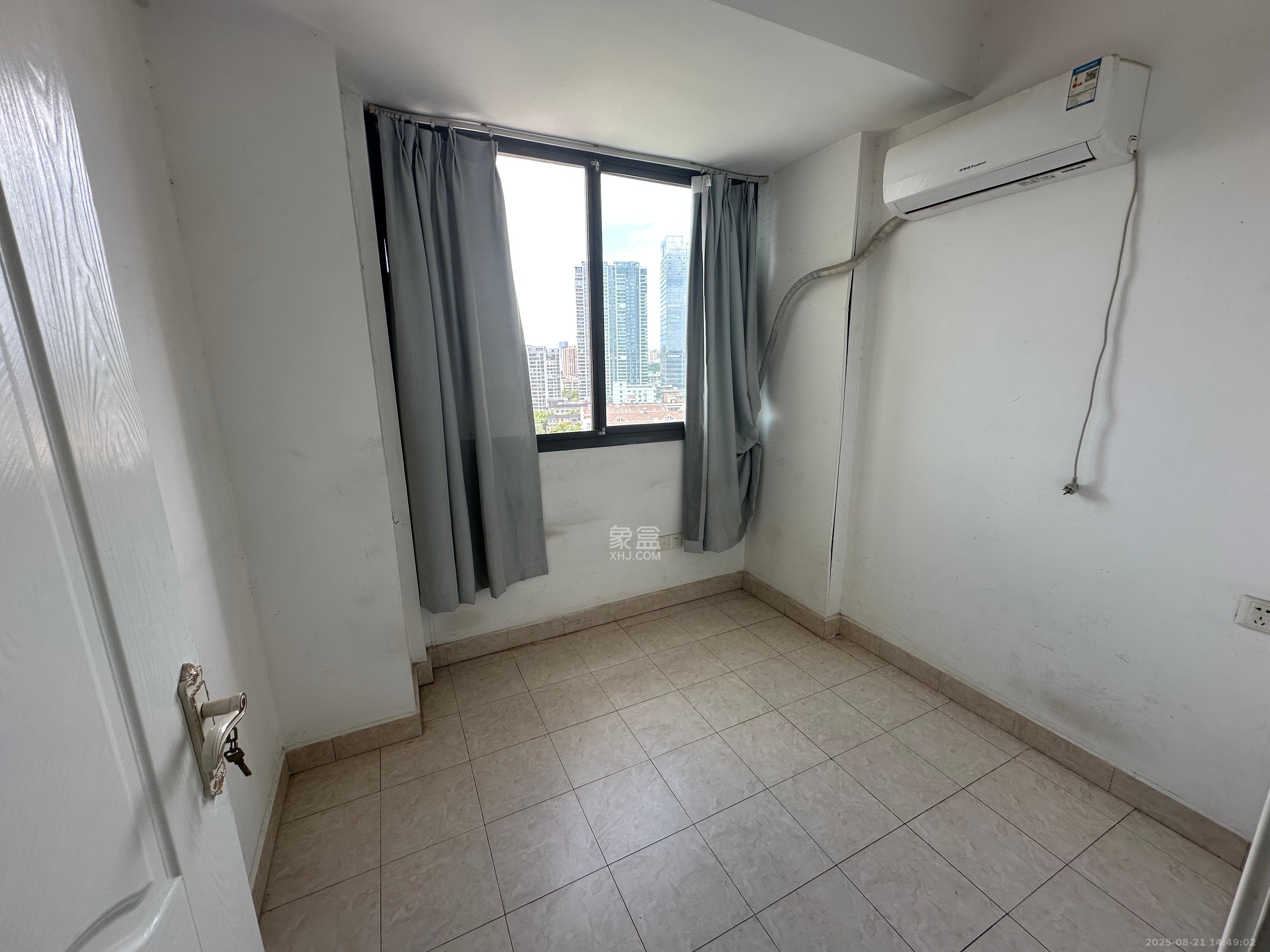 运通尊苑  3室2厅1卫    2400.0元/月 运通尊苑  3室2厅1卫    2400.0元/月室内图