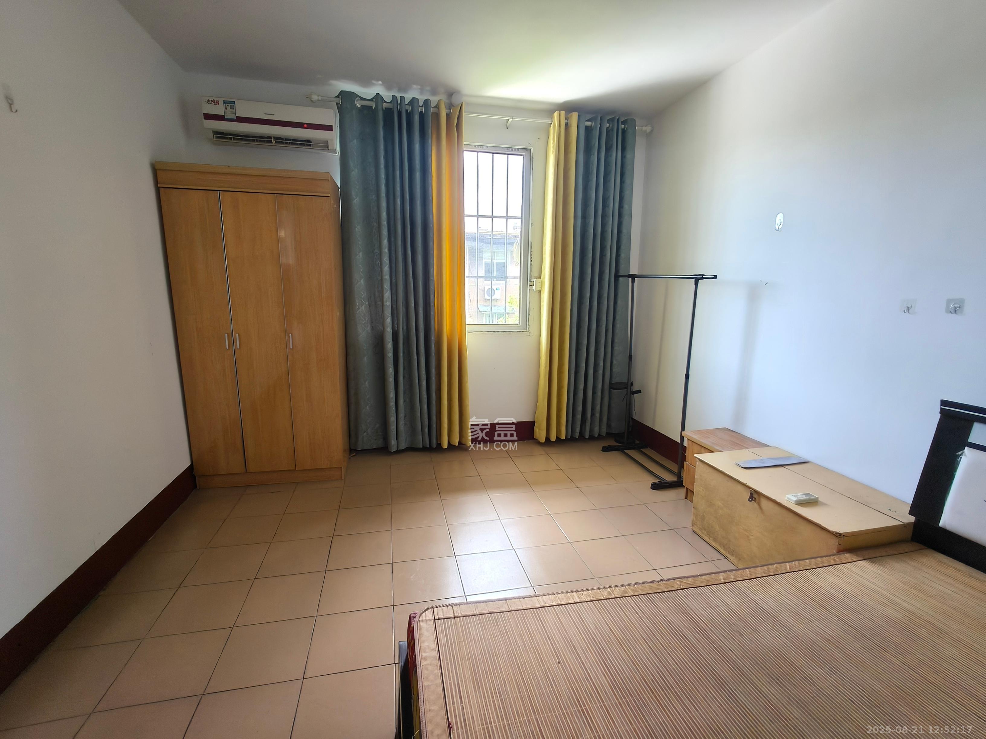 桂花二村  3室1厅1卫   1500.00元/月室内图