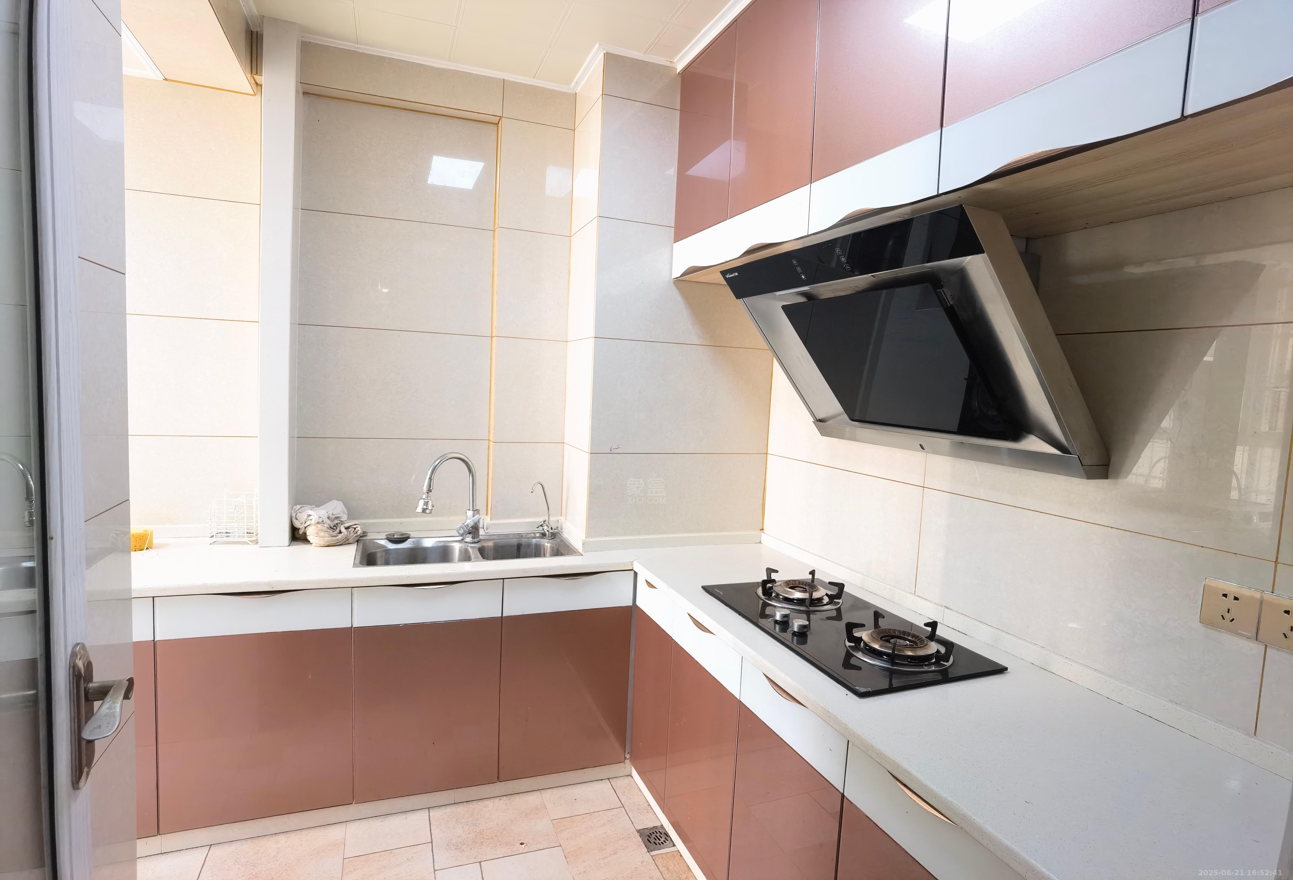 湖景名城 2室2厅1卫 1800.0元/月 湖景名城 2室2厅1卫 1800.0元/月室内图