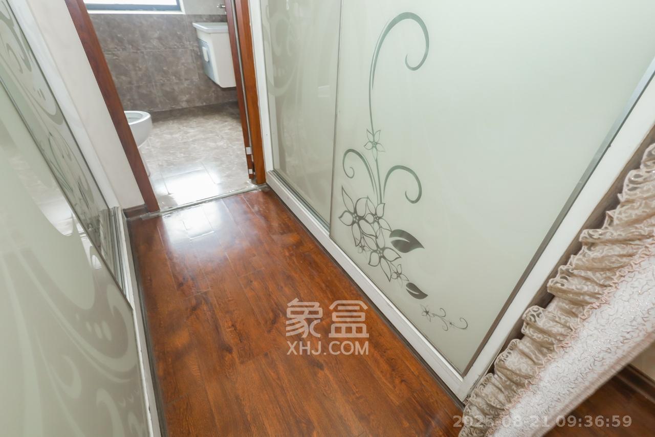 莱茵城  3室2厅1卫   2500.00元/月室内图