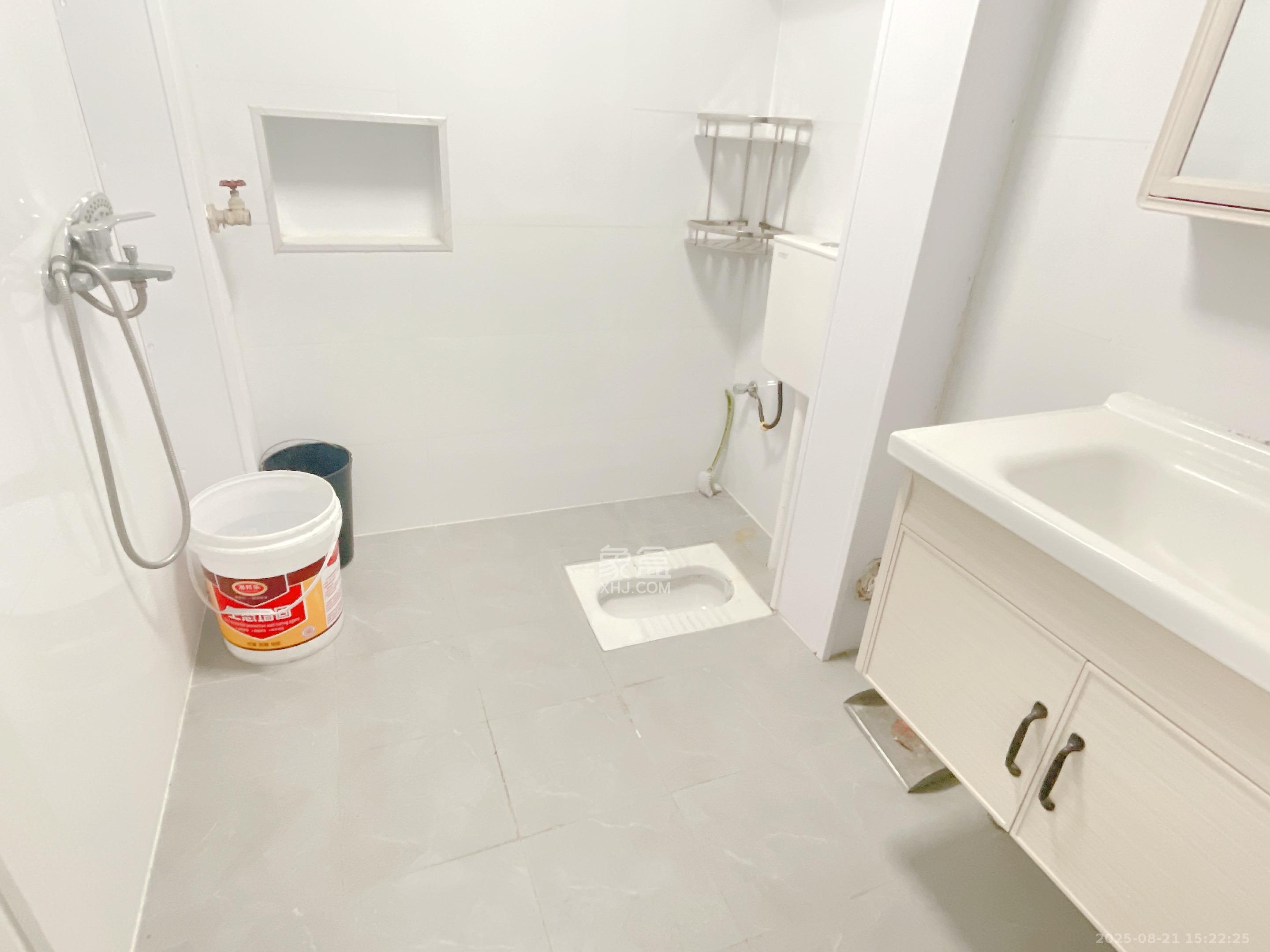 展览馆科协宿舍 3室2厅1卫 2200.0元/月 展览馆科协宿舍 3室2厅1卫 2200.0元/月室内图