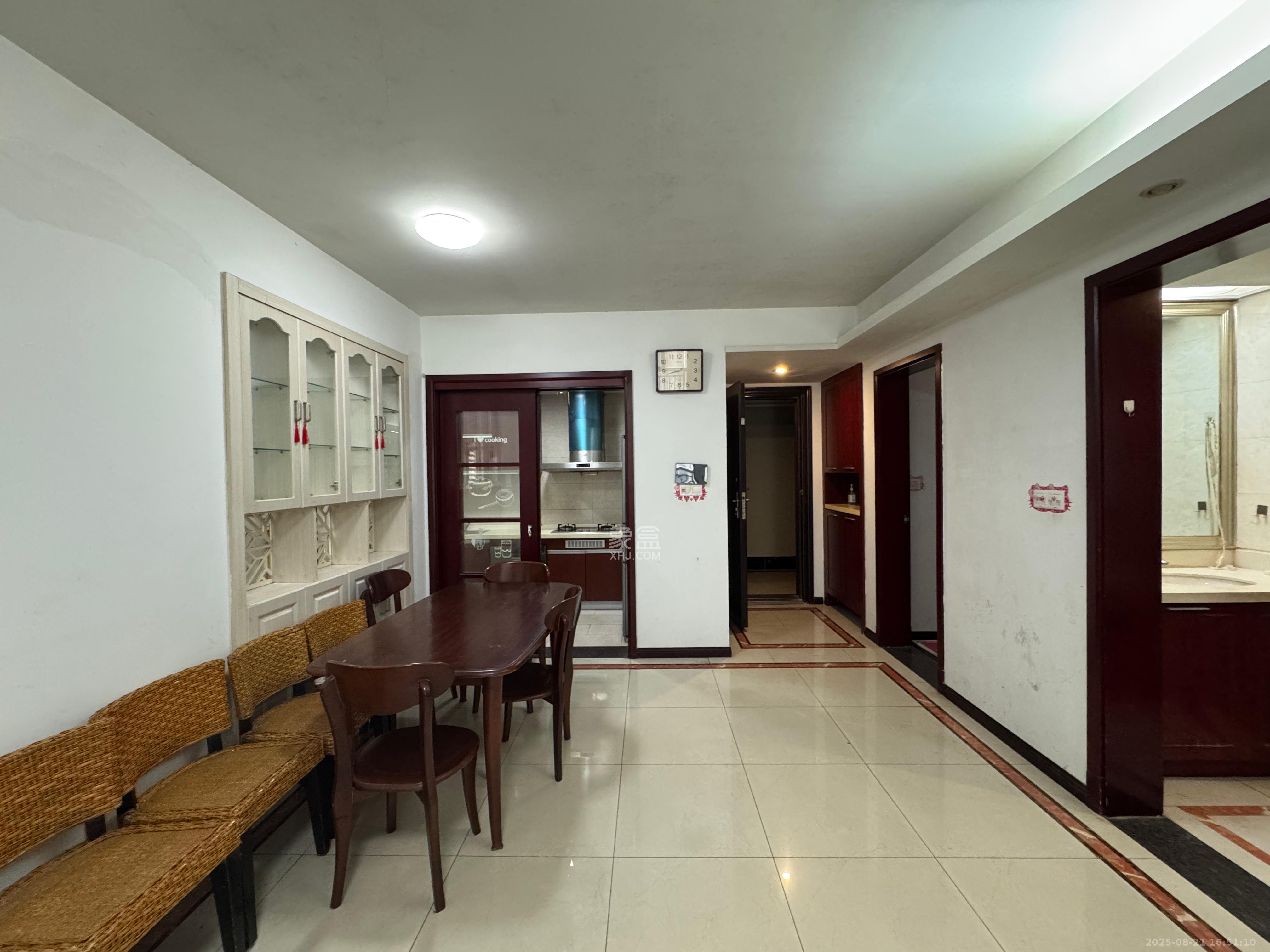 中海国际二期  3室2厅2卫    2000.0元/月 中海国际二期  3室2厅2卫    2000.0元/月室内图