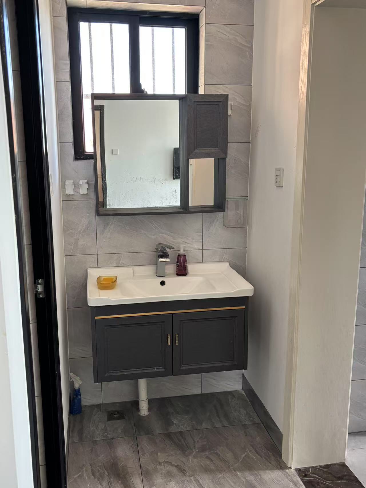 新大洲教师住宅小区 2室2厅1卫 2000.0元/月 新大洲教师住宅小区 2室2厅1卫 2000.0元/月室内图