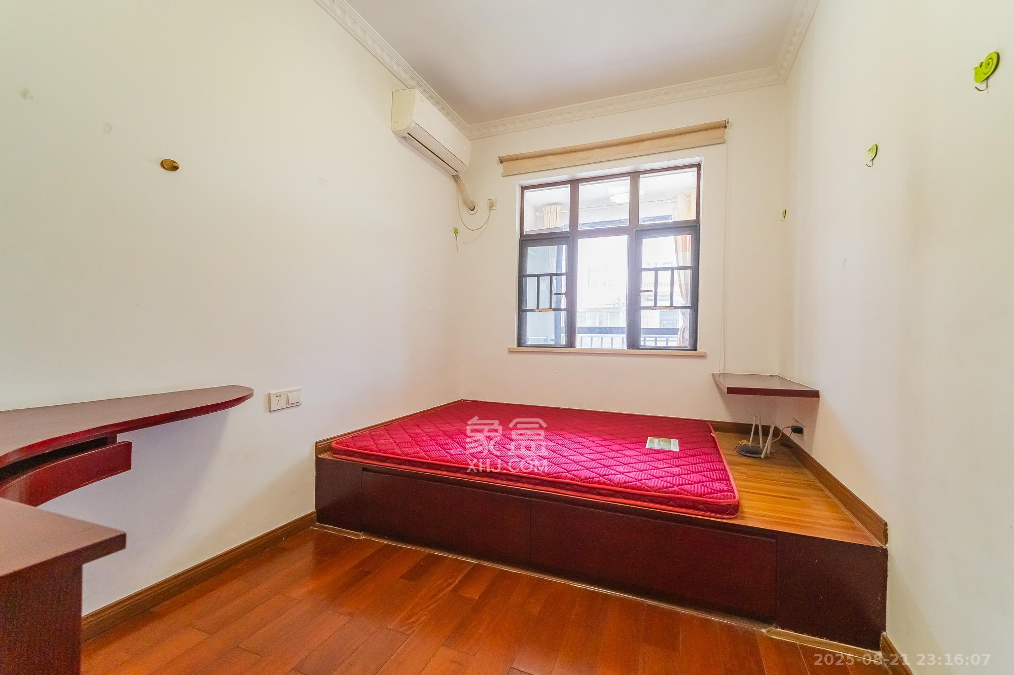 鹏基诺亚山林  3室2厅2卫    94.8万 鹏基诺亚山林  3室2厅2卫    94.8万卧室