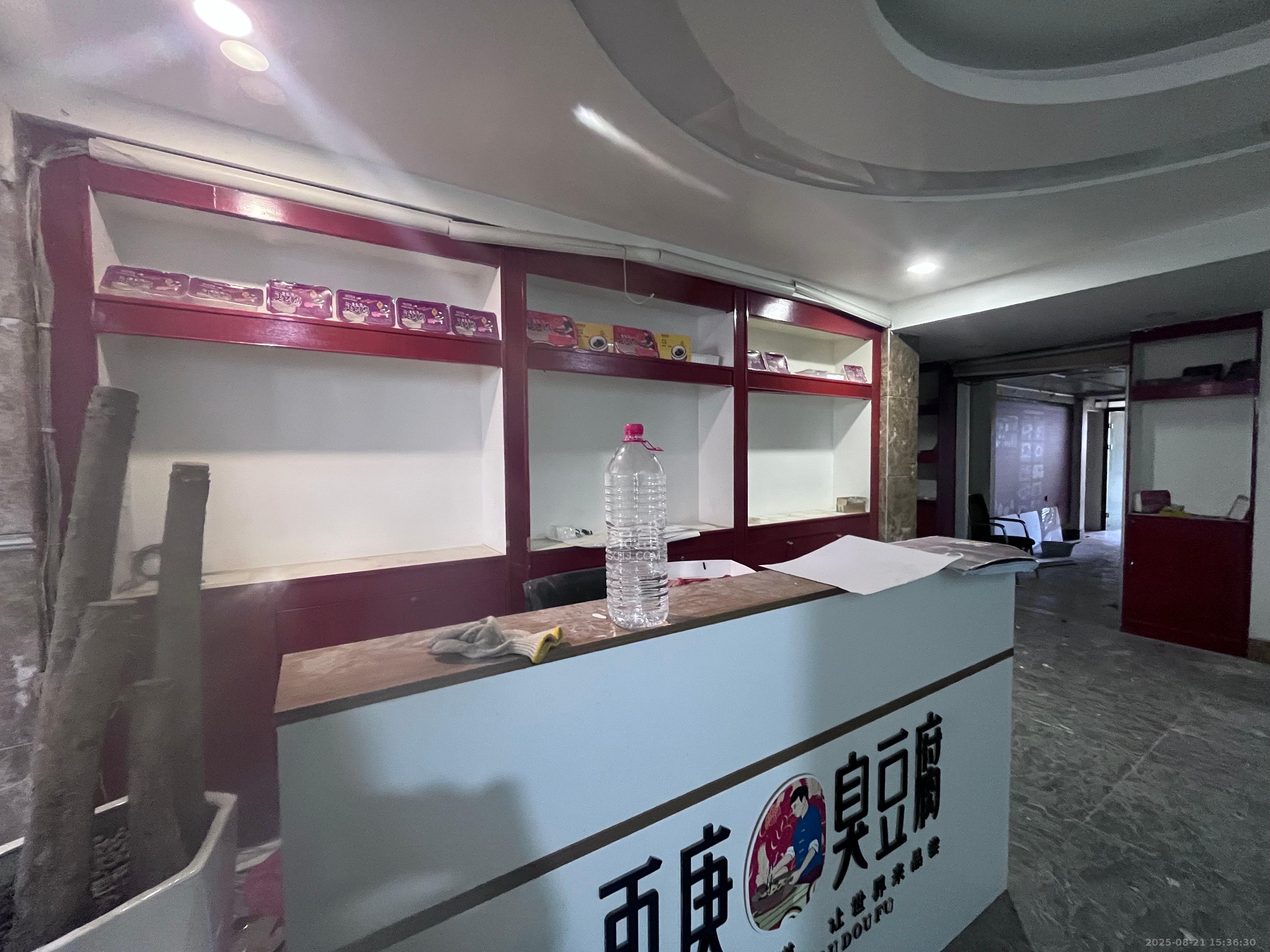 锦湘国际星城三期（锦绣苑）  4室2厅2卫   15000.00元/月