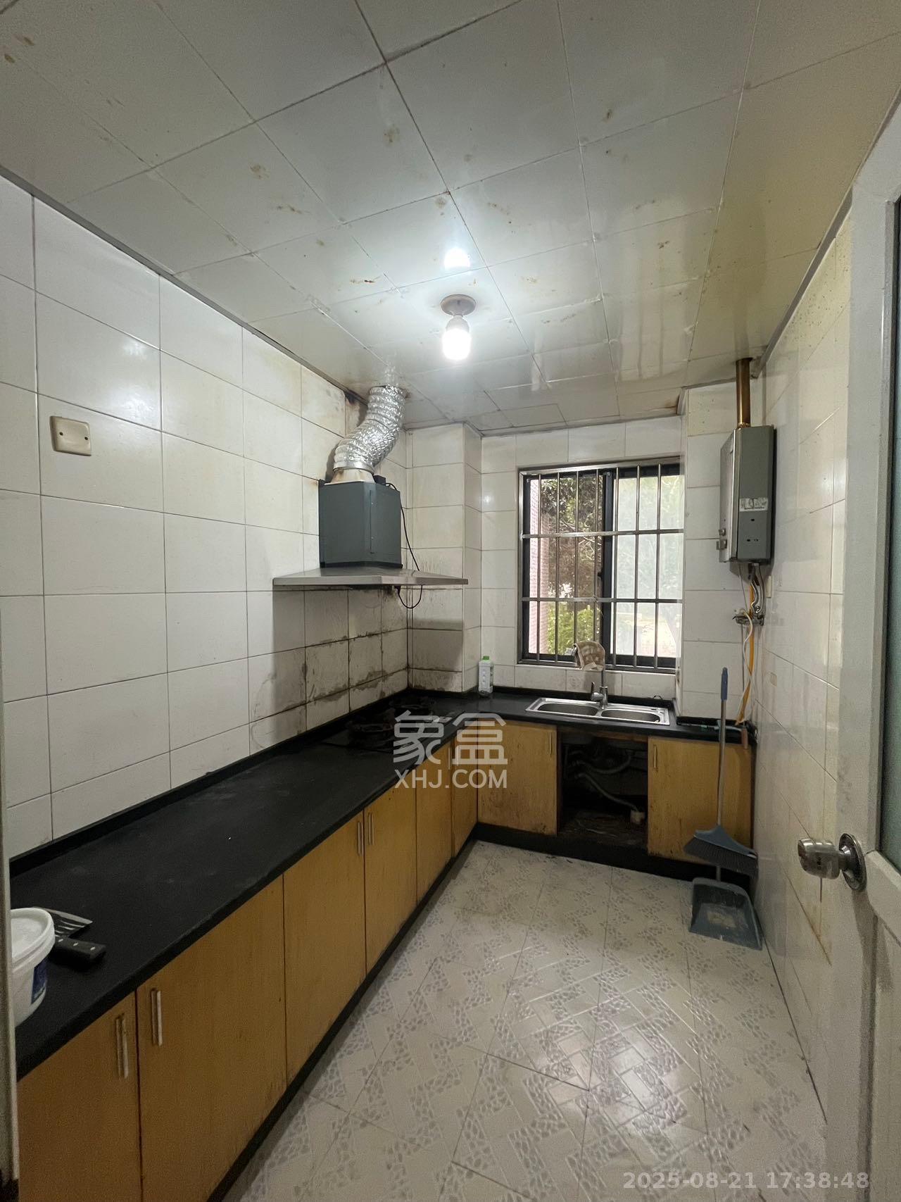 中信文化广场(中信新城二期) 3室2厅2卫 1750.0元/月 中信文化广场(中信新城二期) 3室2厅2卫 1750.0元/月室内图