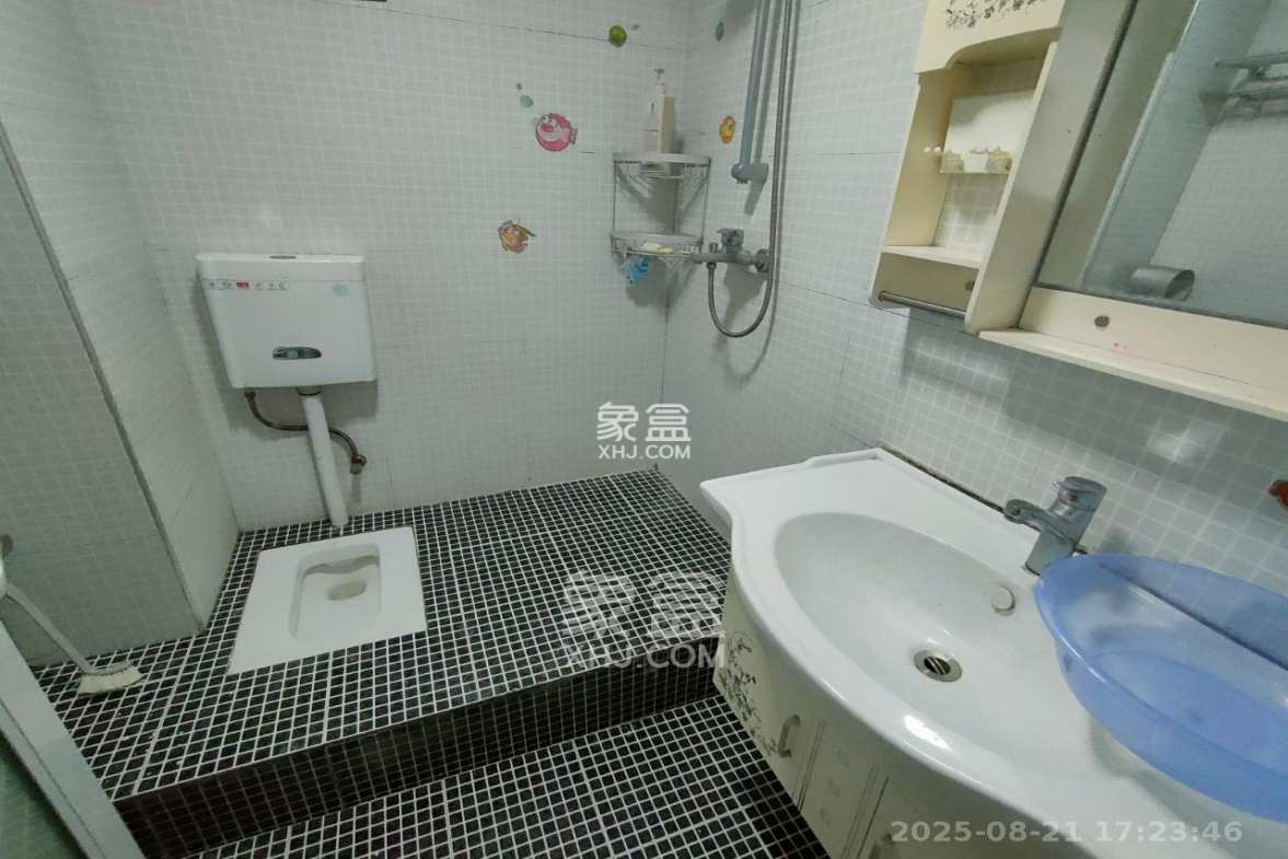 尊邸华庭  1室1厅1卫    1500.0元/月 尊邸华庭  1室1厅1卫    1500.0元/月室内图