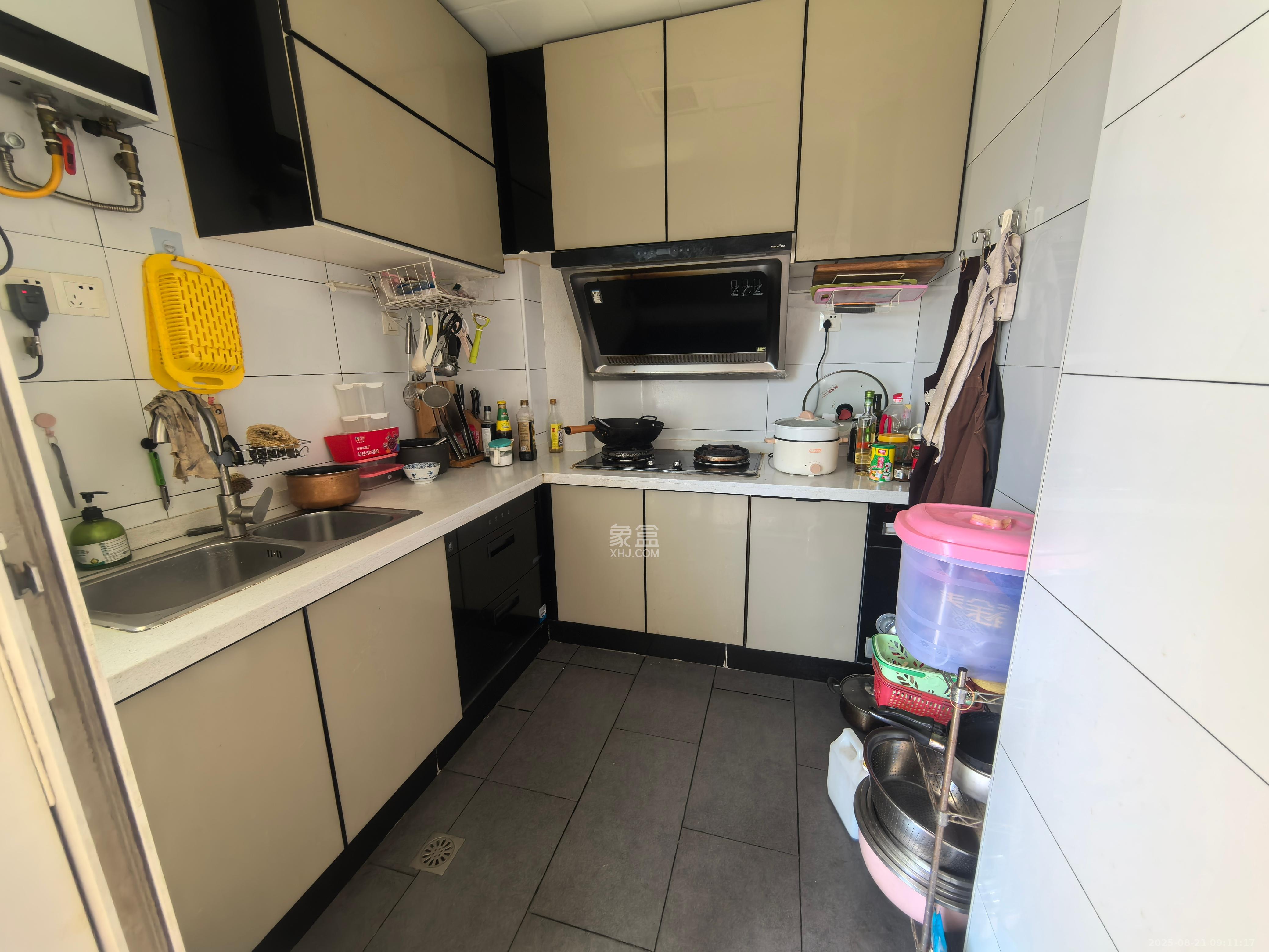 金鼎公园尚 3室2厅2卫 2100.0元/月 金鼎公园尚 3室2厅2卫 2100.0元/月室内图