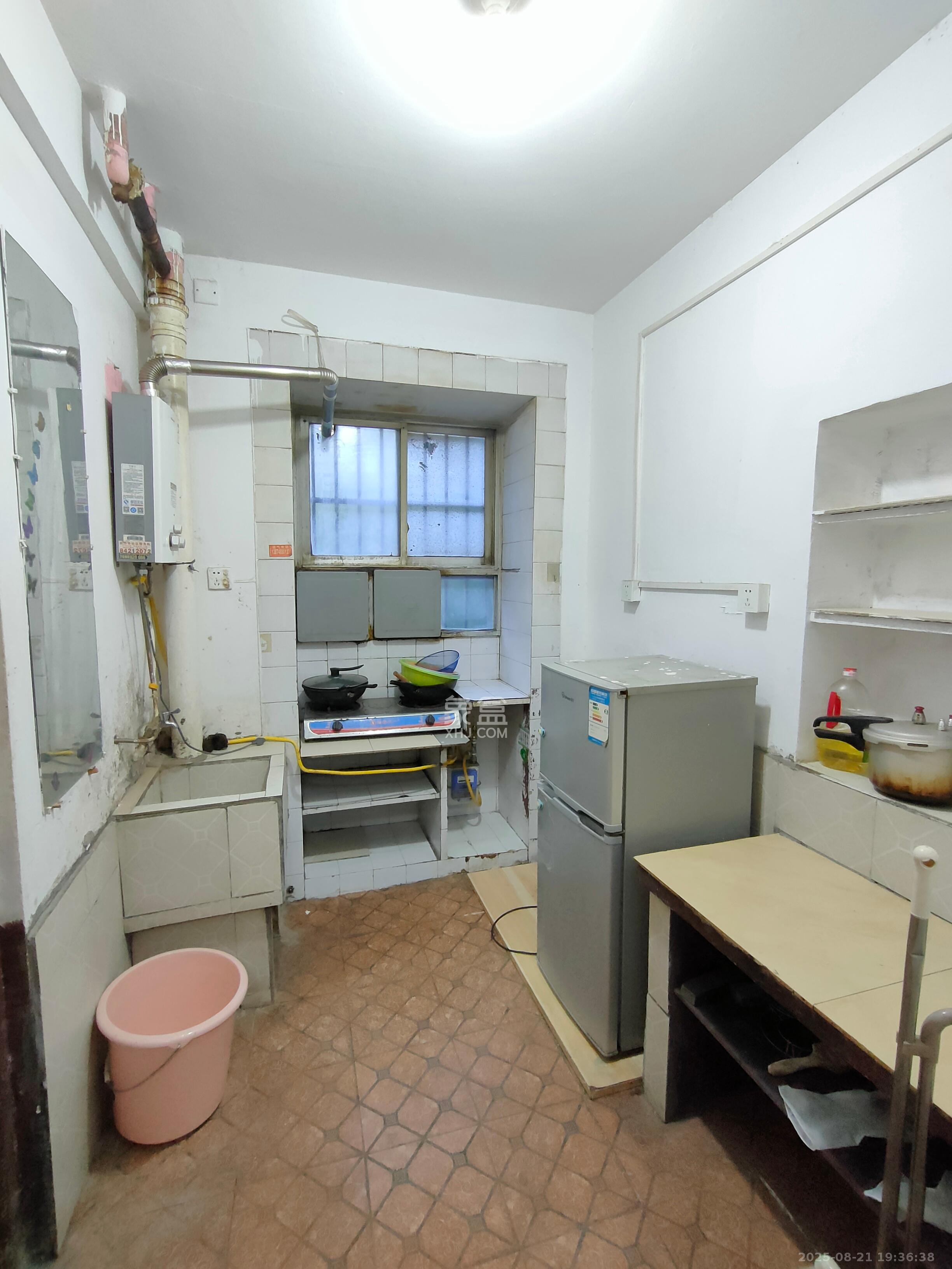 涂家冲社区(涂新小区、农商银行宿舍) 3室1厅1卫 1650.0元/月 涂家冲社区(涂新小区、农商银行宿舍) 3室1厅1卫 1650.0元/月室内图