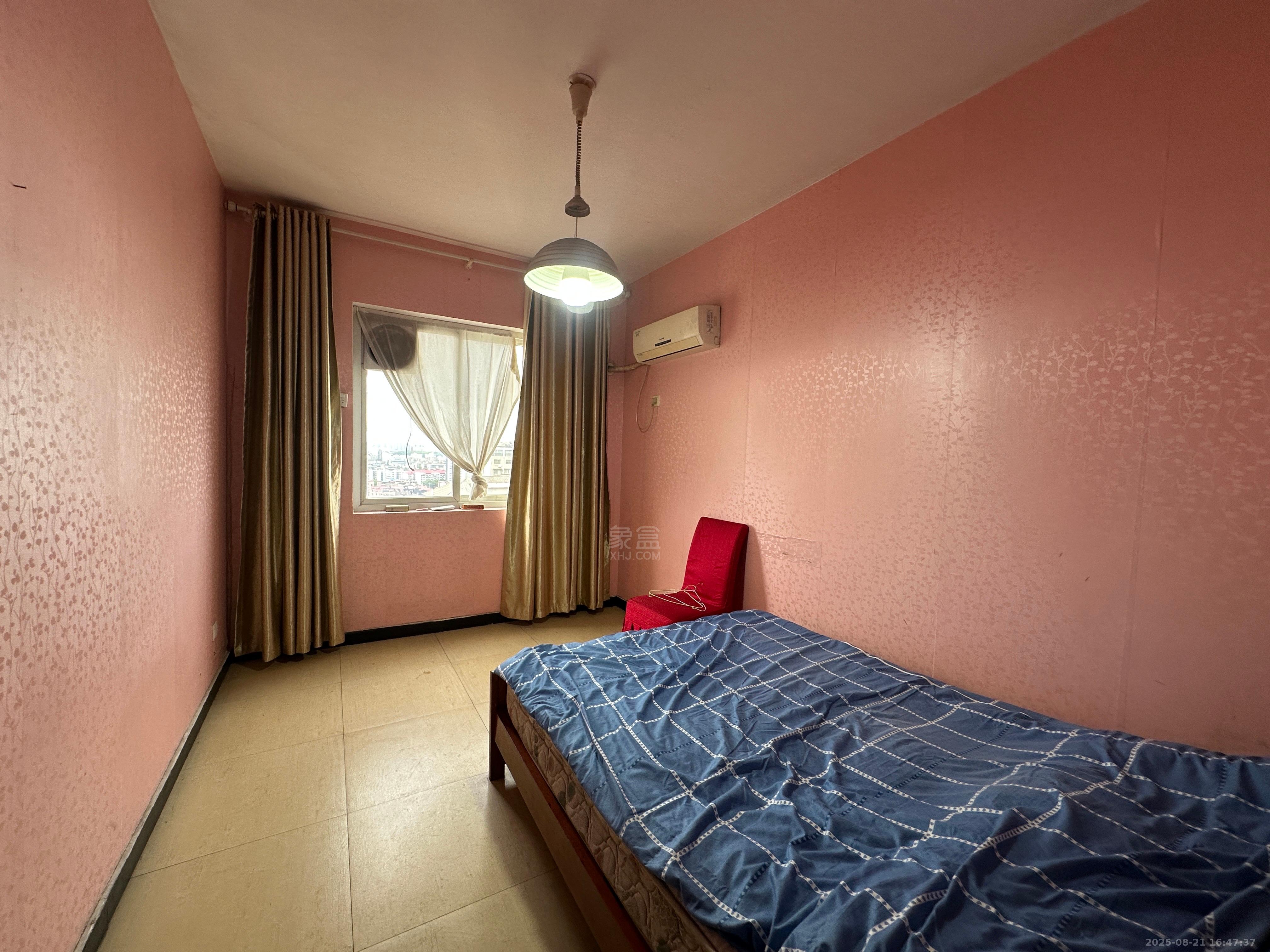 利江花园 4室2厅2卫 1600.0元/月 利江花园 4室2厅2卫 1600.0元/月室内图