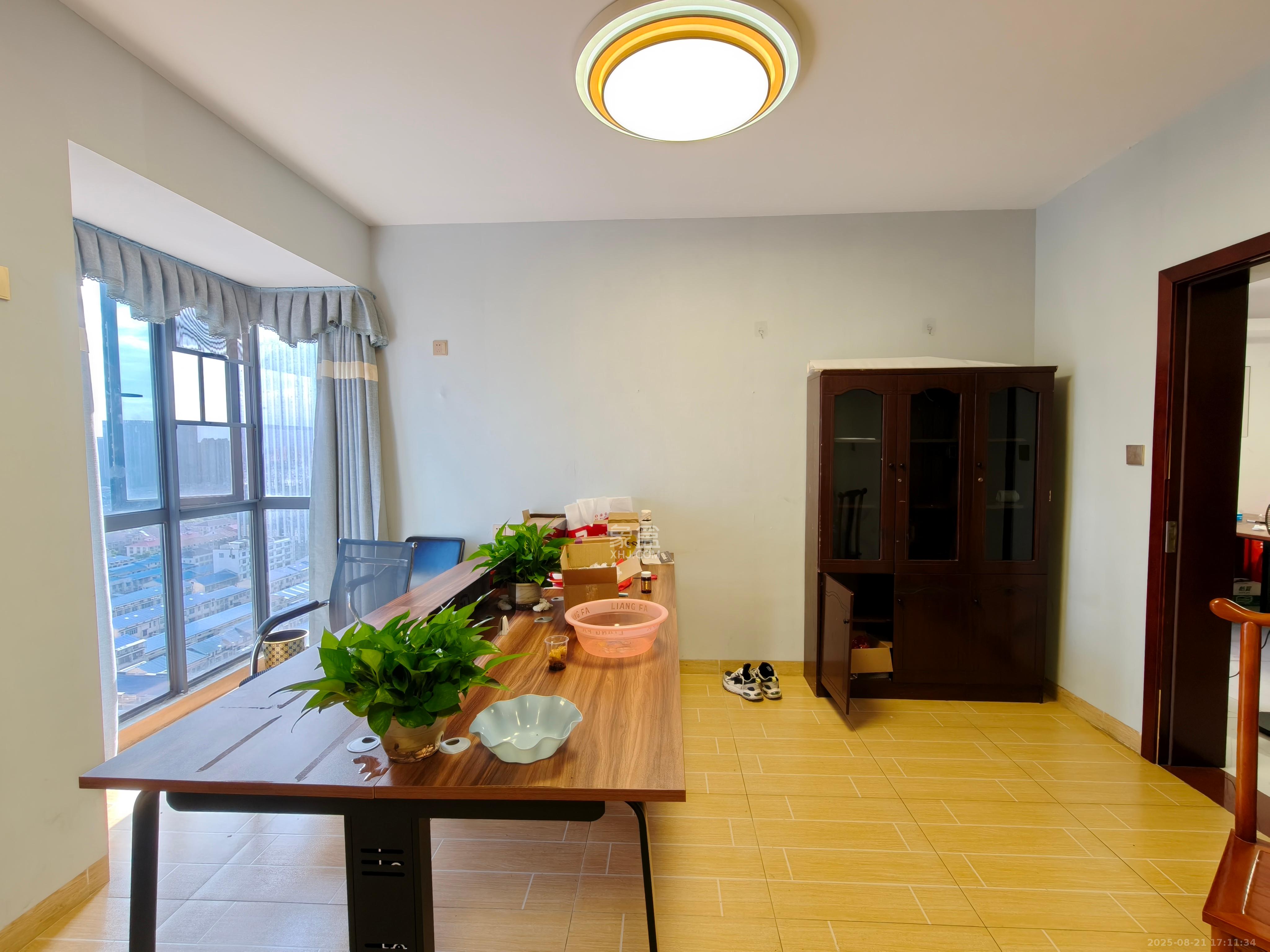 财富港湾（绿领大厦）  3室2厅2卫    3200.0元/月室内图