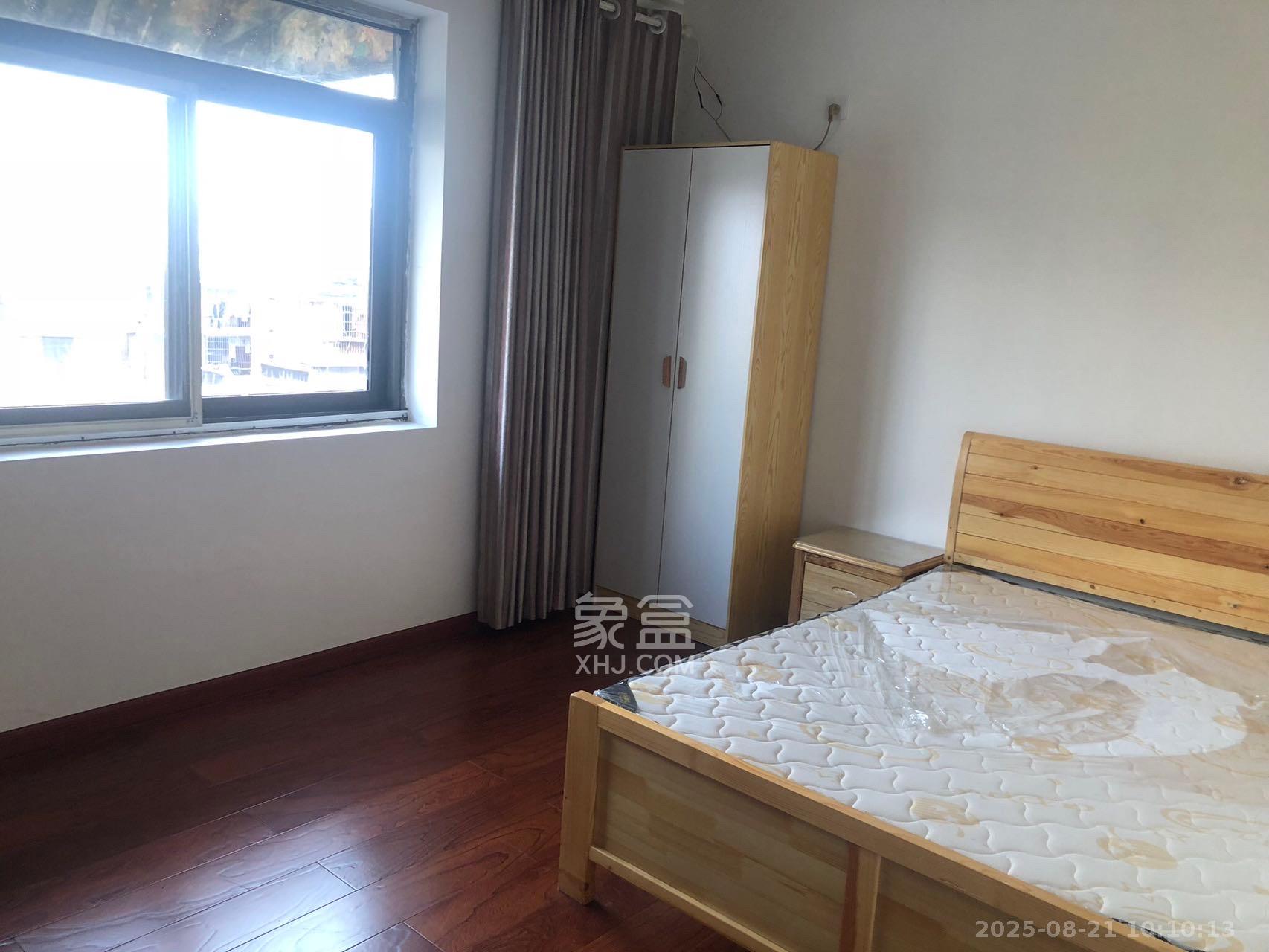 寿星街社区 4室2厅1卫 2600.0元/月 寿星街社区 4室2厅1卫 2600.0元/月室内图