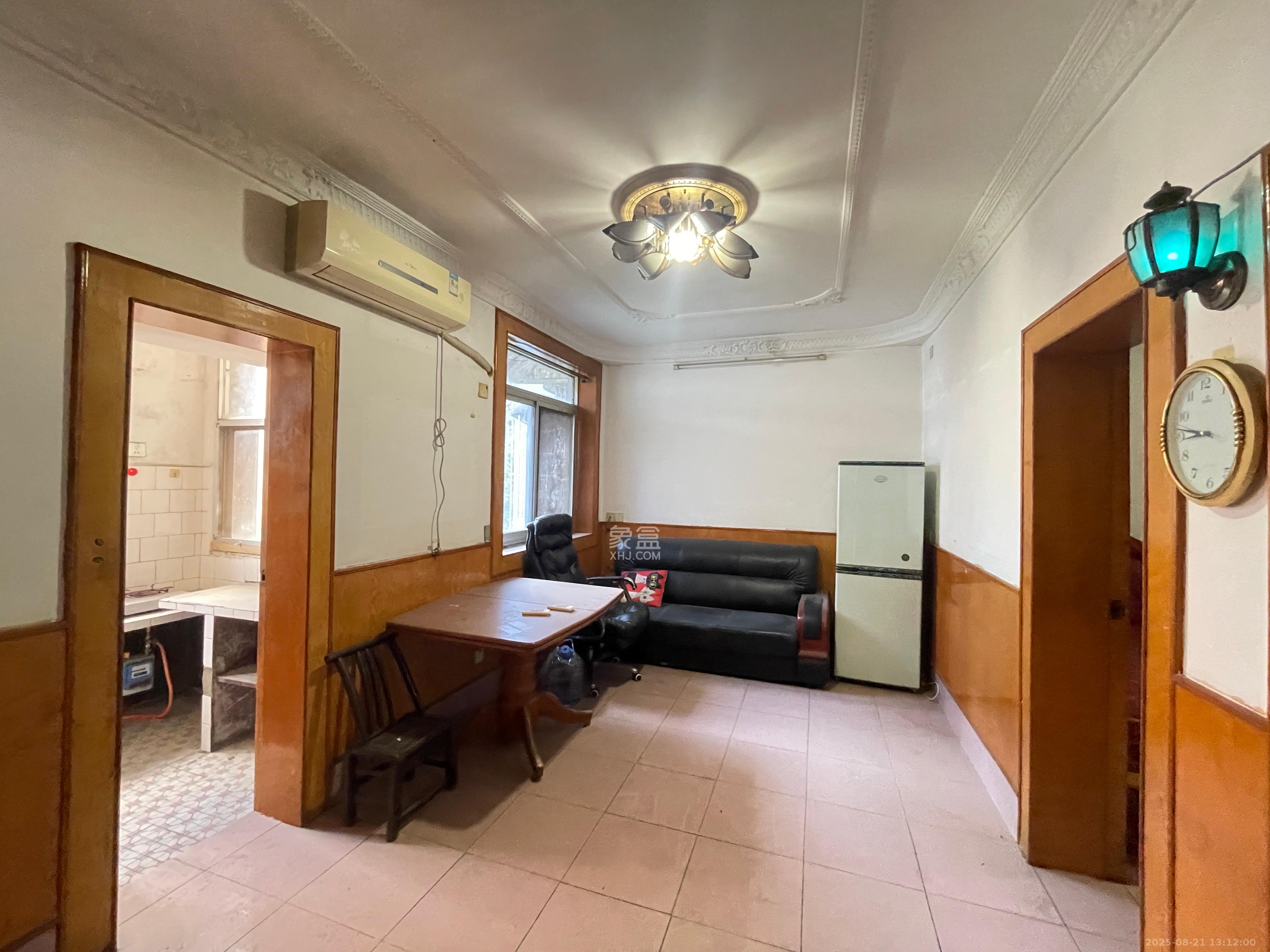 二十一中宿舍 3室1厅1卫 1400.0元/月 二十一中宿舍 3室1厅1卫 1400.0元/月室内图