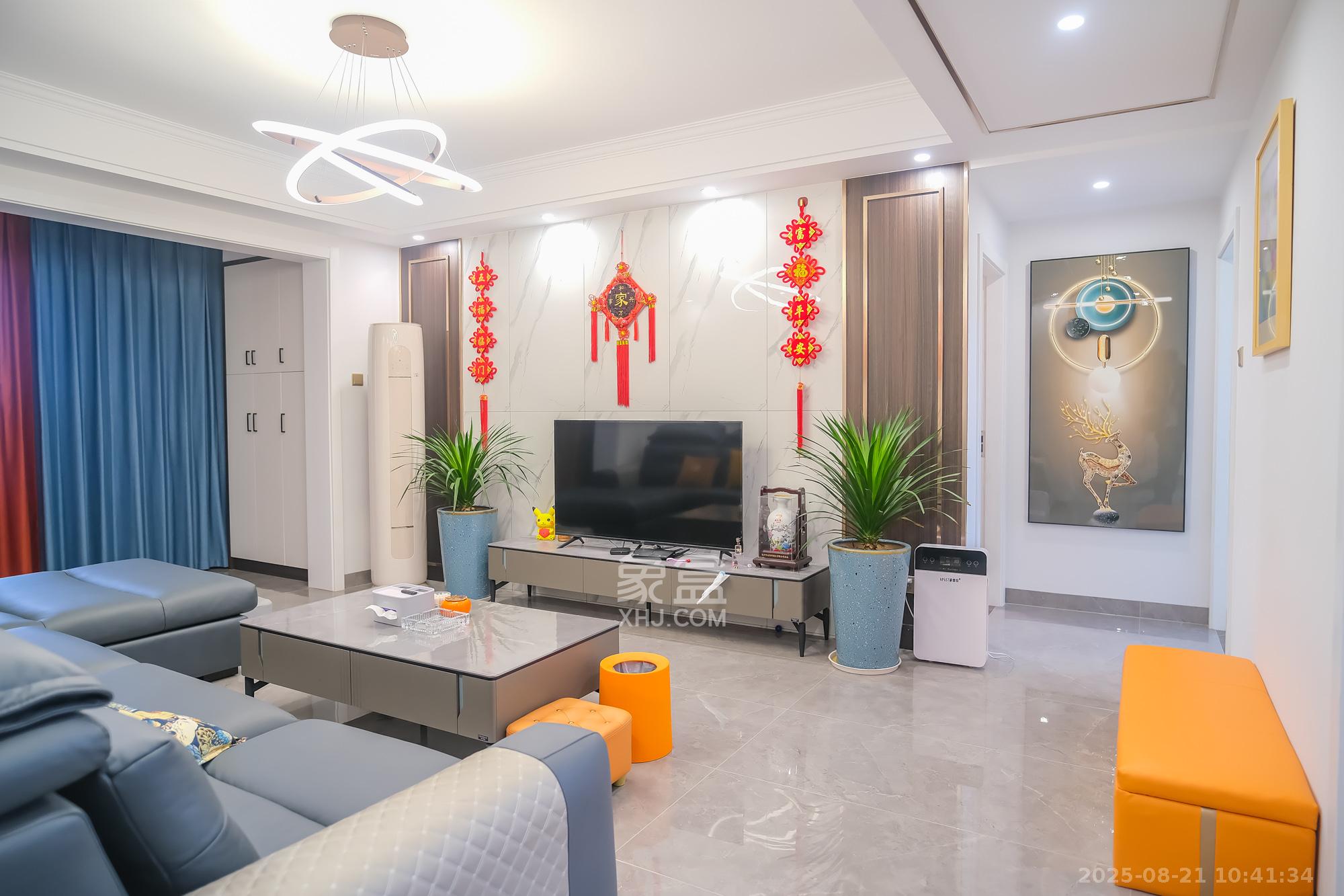 星城春晓  3室2厅2卫    99.8万客厅