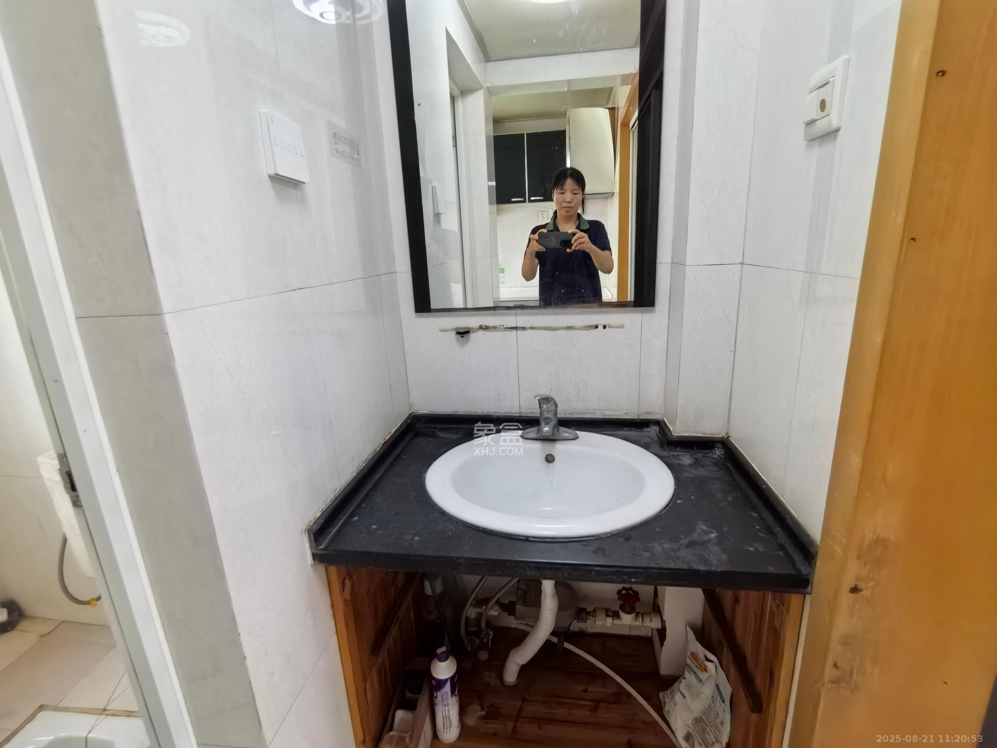 东方名都百草园  2室1厅1卫    1350.0元/月 东方名都百草园  2室1厅1卫    1350.0元/月室内图