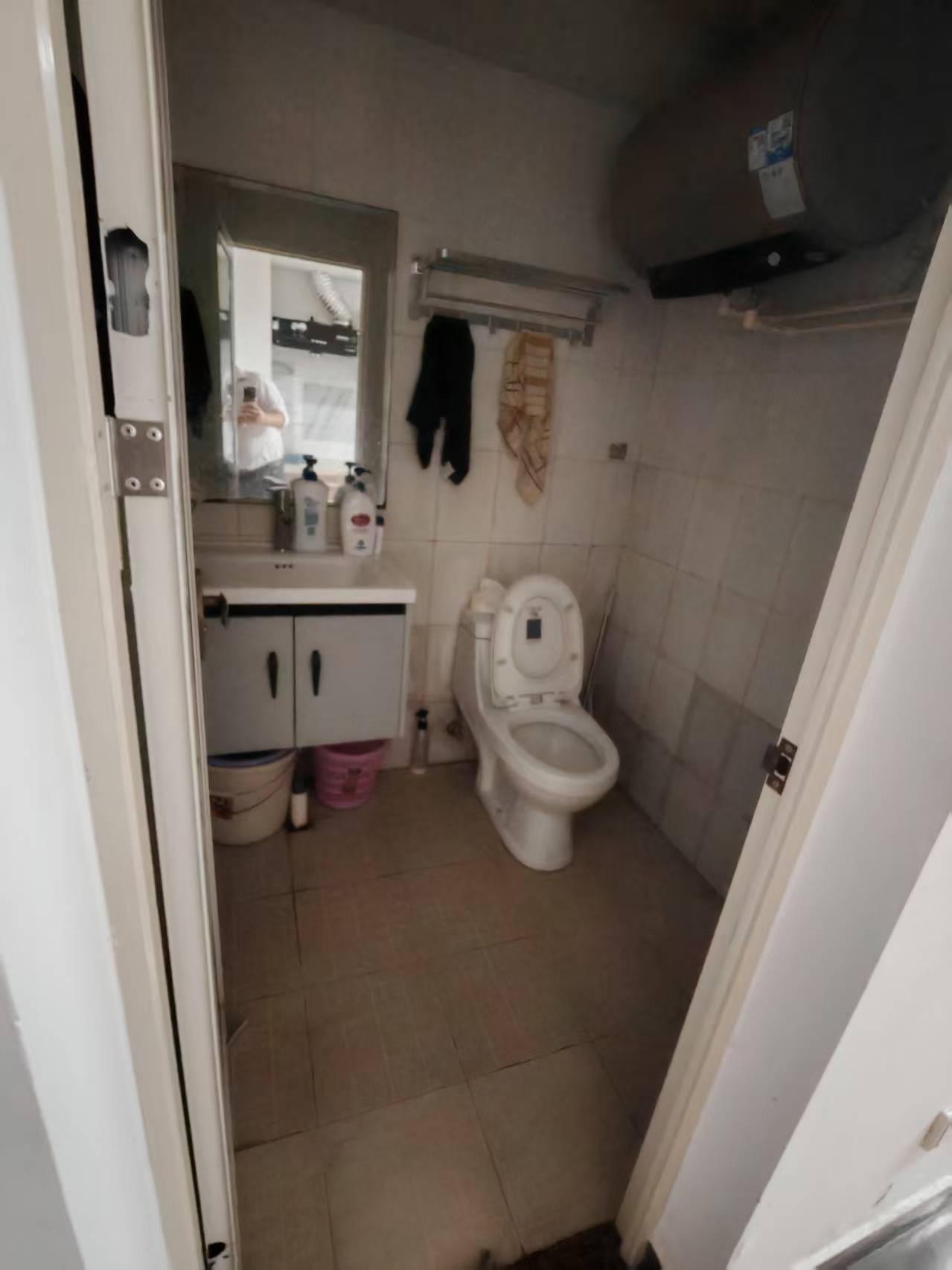 帝国大厦 1室0厅1卫 1600.0元/月 帝国大厦 1室0厅1卫 1600.0元/月室内图