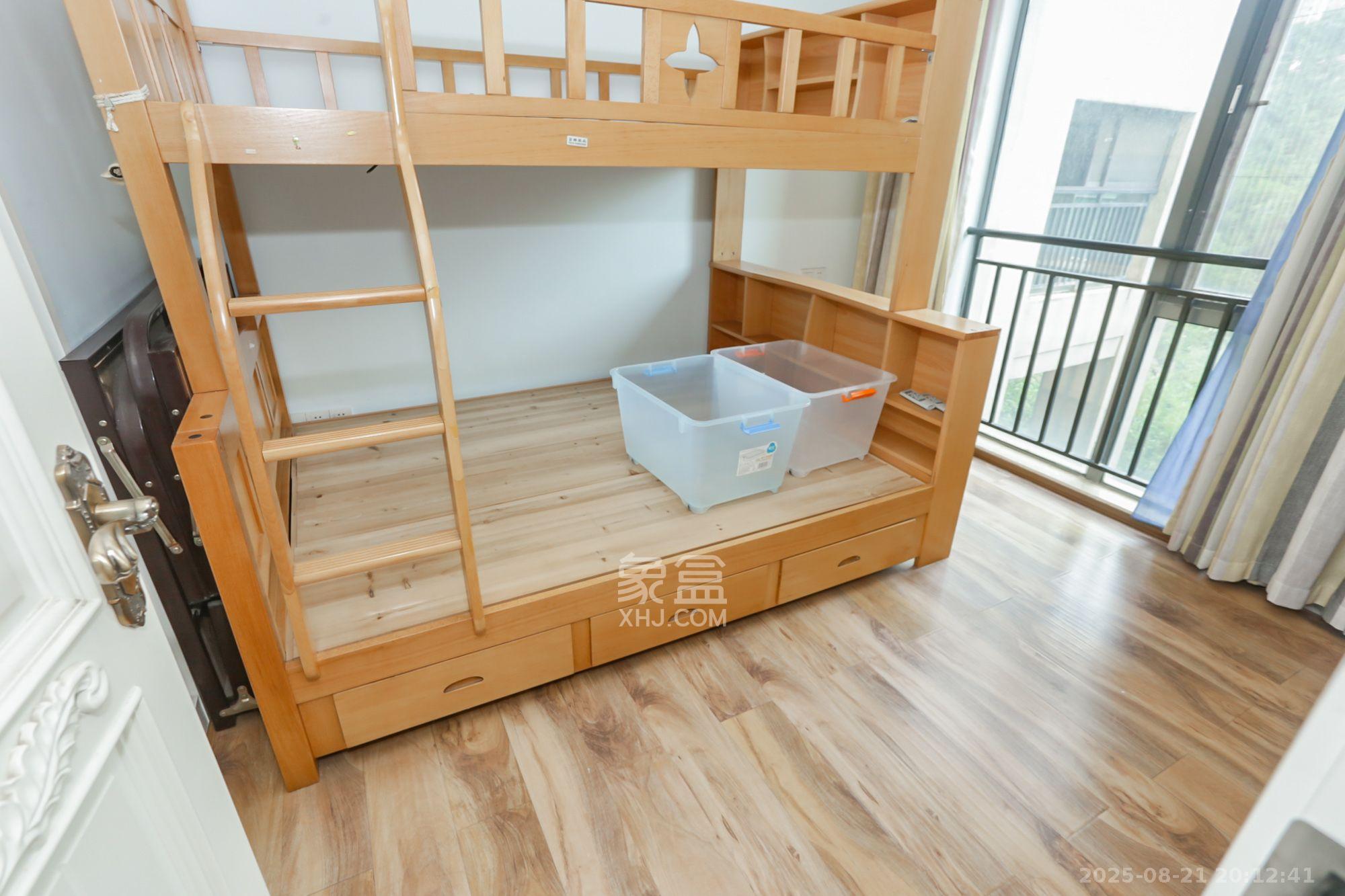 卓越蔚蓝海岸一期  2室2厅1卫   2200.00元/月室内图