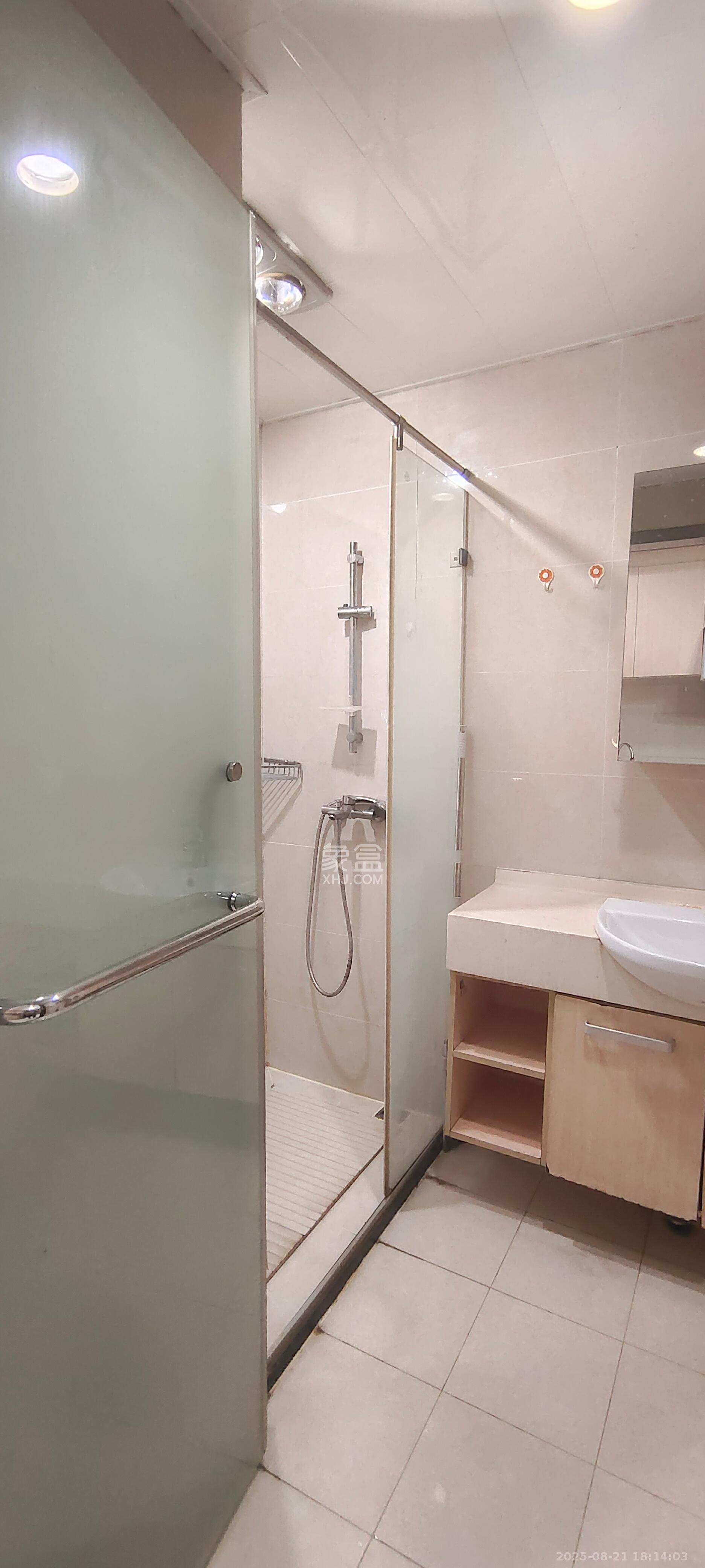 融科檀香山(融科紫檀、香山国际) 1室1厅1卫 1600.0元/月 融科檀香山(融科紫檀、香山国际) 1室1厅1卫 1600.0元/月室内图