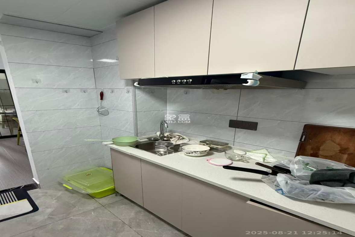 麓谷新干线  1室0厅0卫    1500.0元/月 麓谷新干线  1室0厅0卫    1500.0元/月室内图