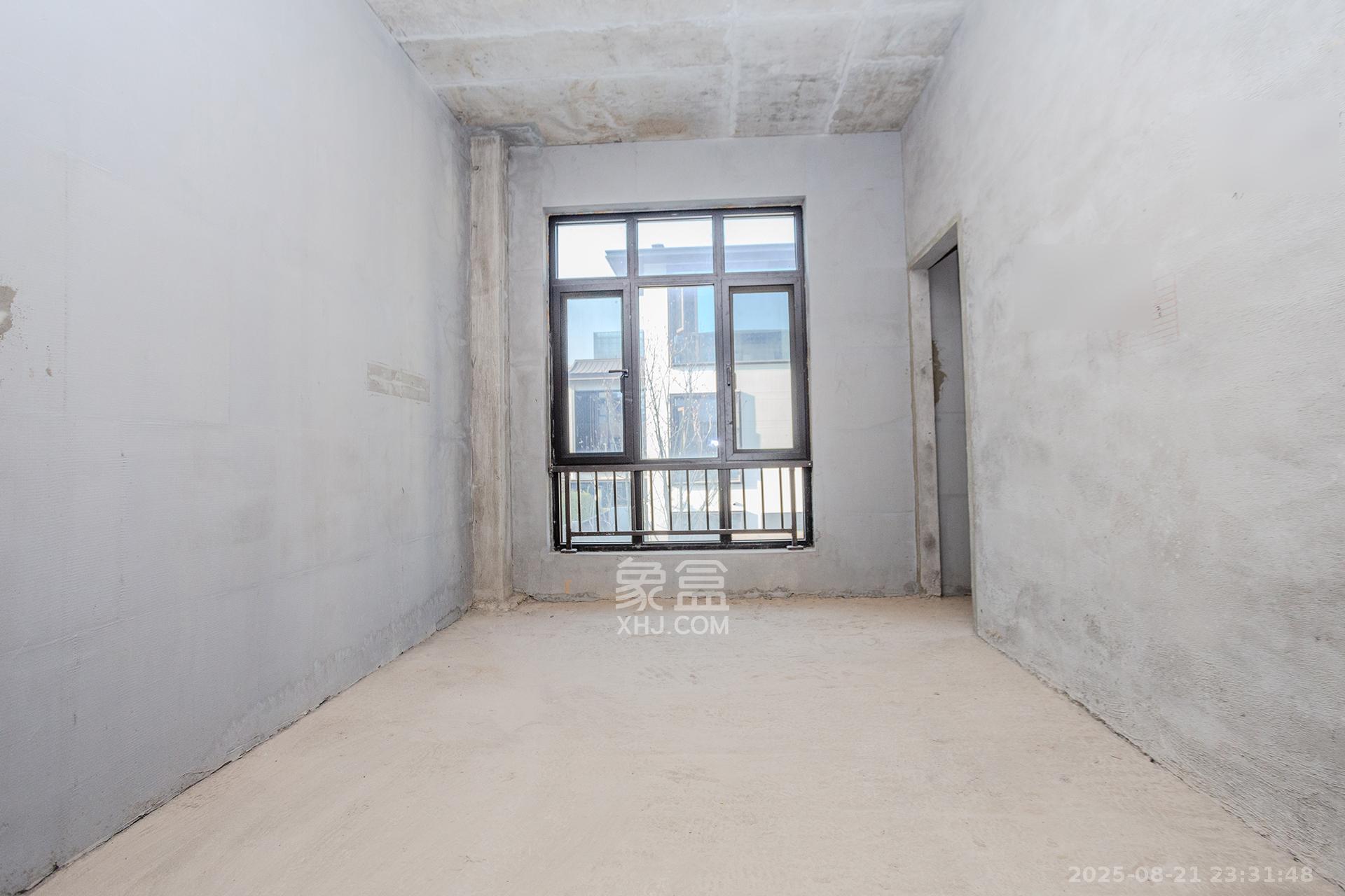 长房润和湘江玥 6室2厅4卫 700.0万 长房润和湘江玥 6室2厅4卫 700.0万卧室