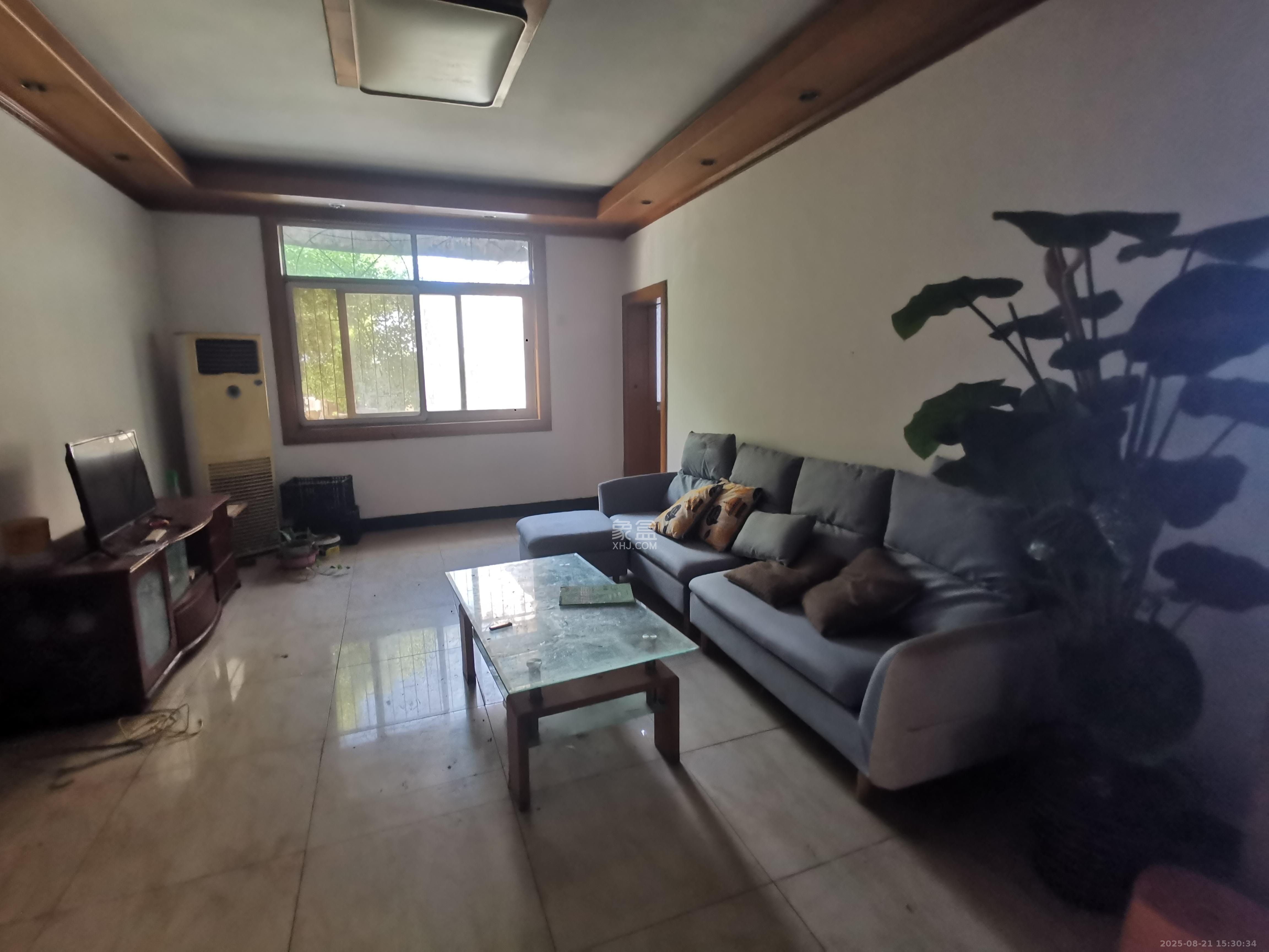 湘粮机械厂宿舍 2室2厅1卫 1800.0元/月 湘粮机械厂宿舍 2室2厅1卫 1800.0元/月室内图