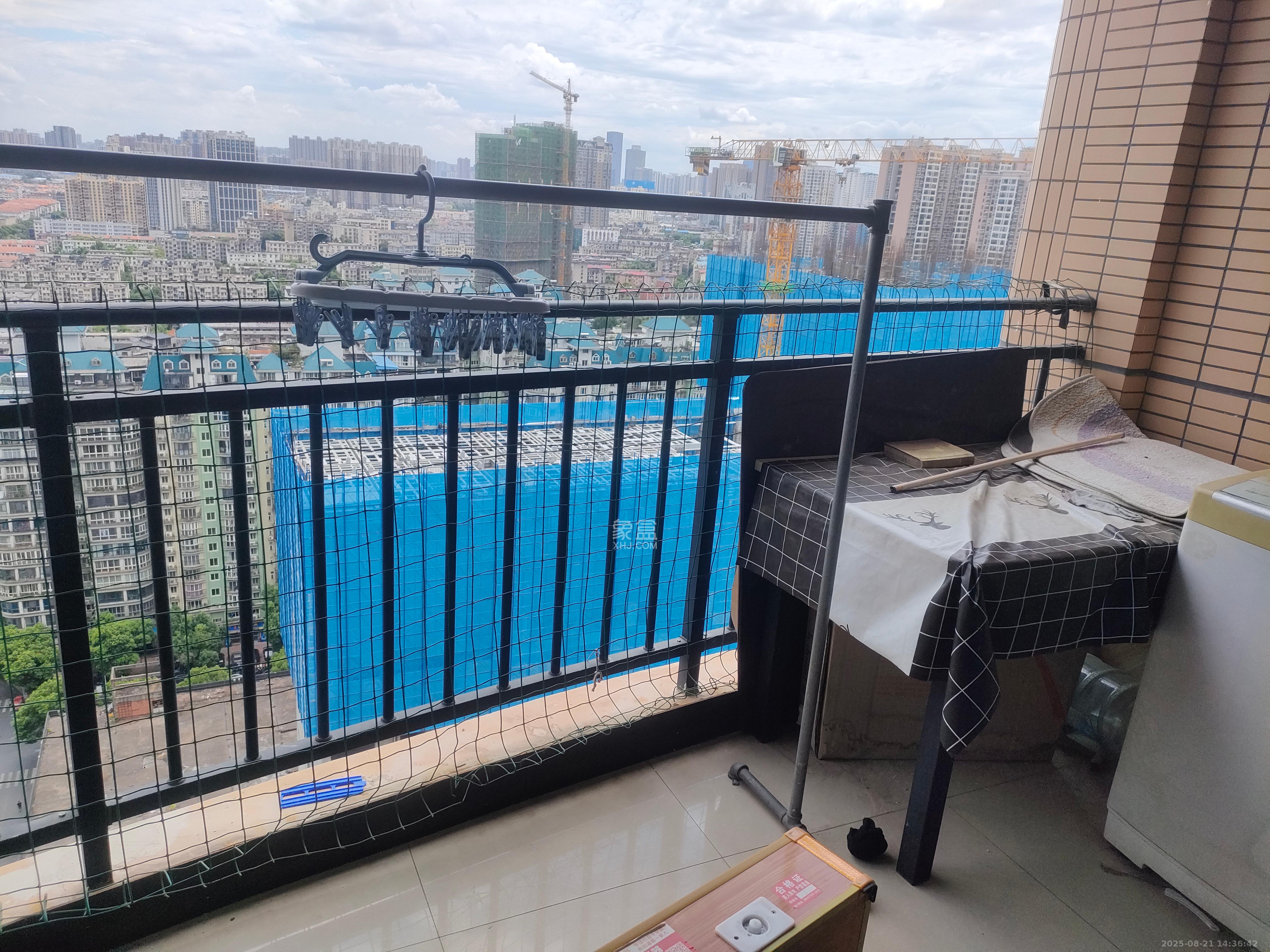 融圣国际 2室1厅1卫 2100.0元/月 融圣国际 2室1厅1卫 2100.0元/月室内图