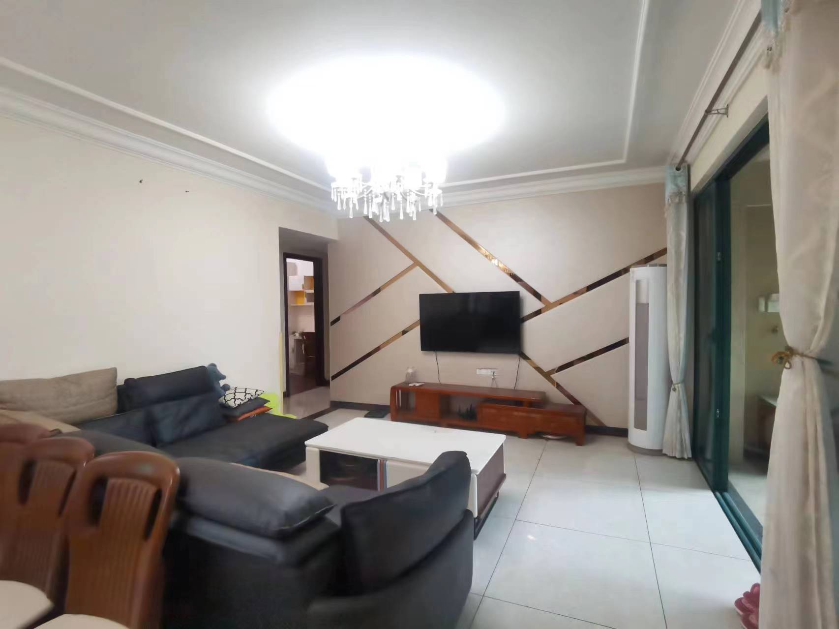 恒大绿洲 3室2厅2卫 1800.0元/月 恒大绿洲 3室2厅2卫 1800.0元/月室内图