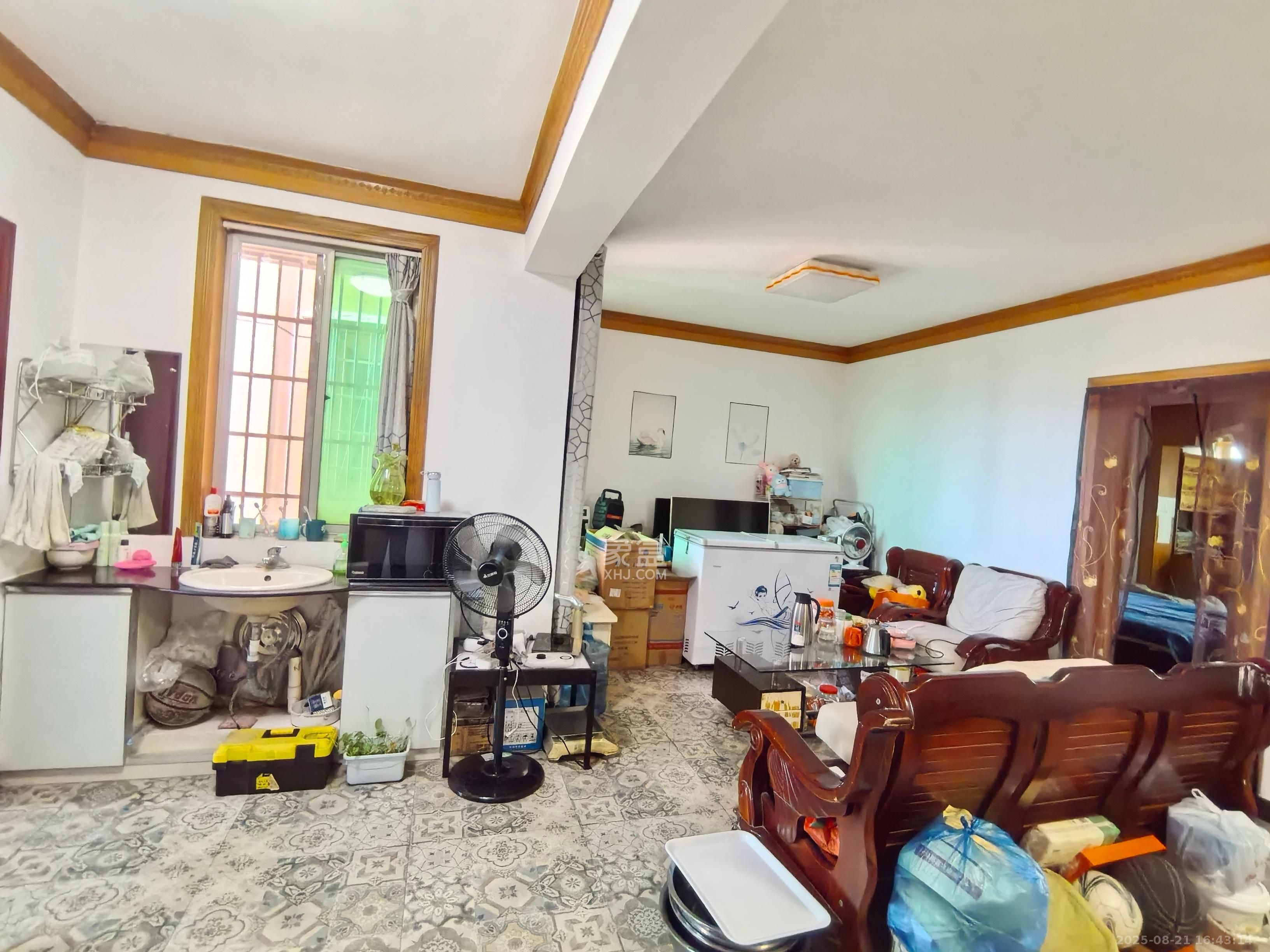 中建五局信和苑三区 2室1厅1卫 1400.0元/月 中建五局信和苑三区 2室1厅1卫 1400.0元/月室内图