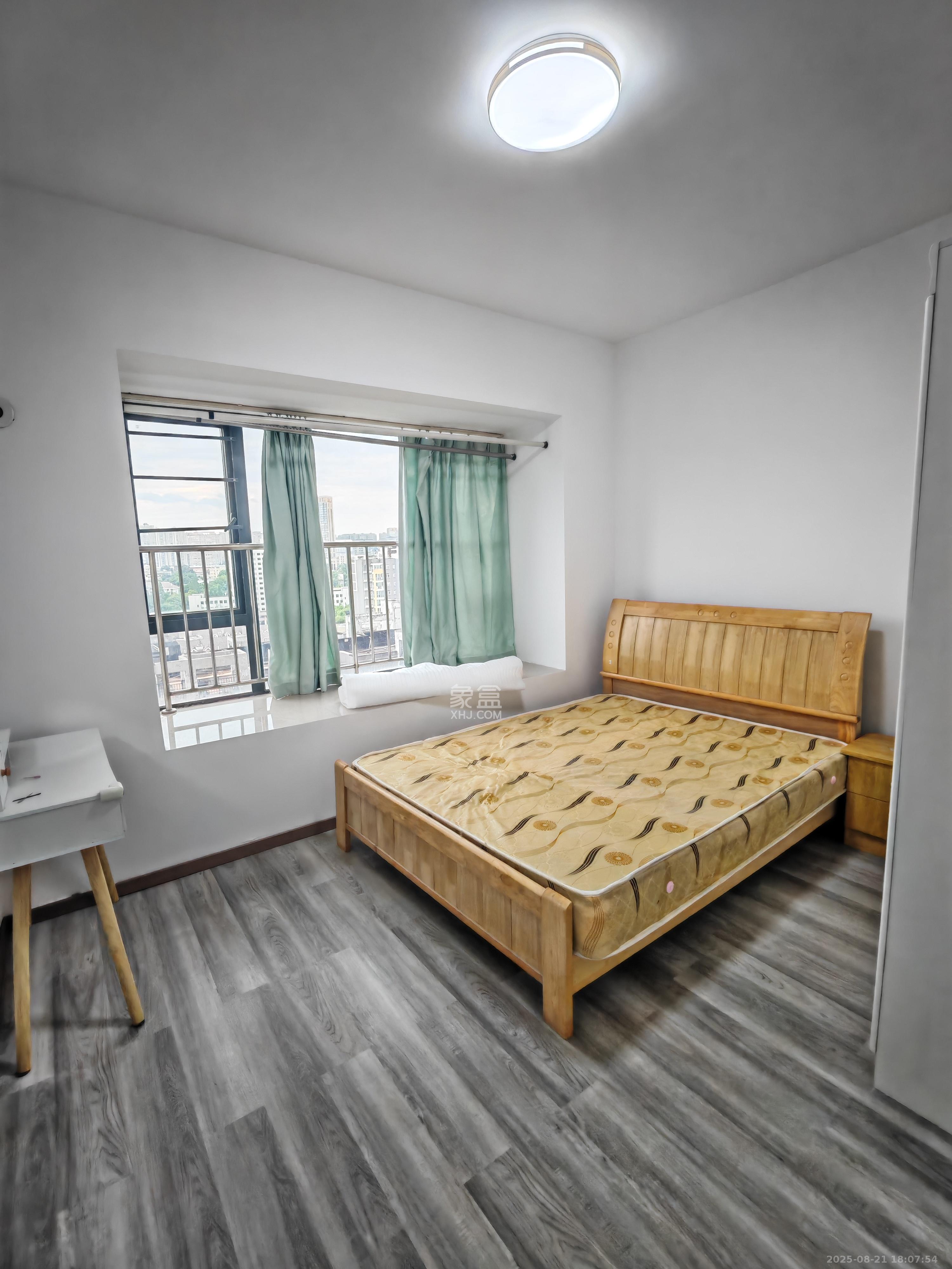 天鸿天府(天鸿中央大院) 3室2厅2卫 2600.0元/月 天鸿天府(天鸿中央大院) 3室2厅2卫 2600.0元/月室内图