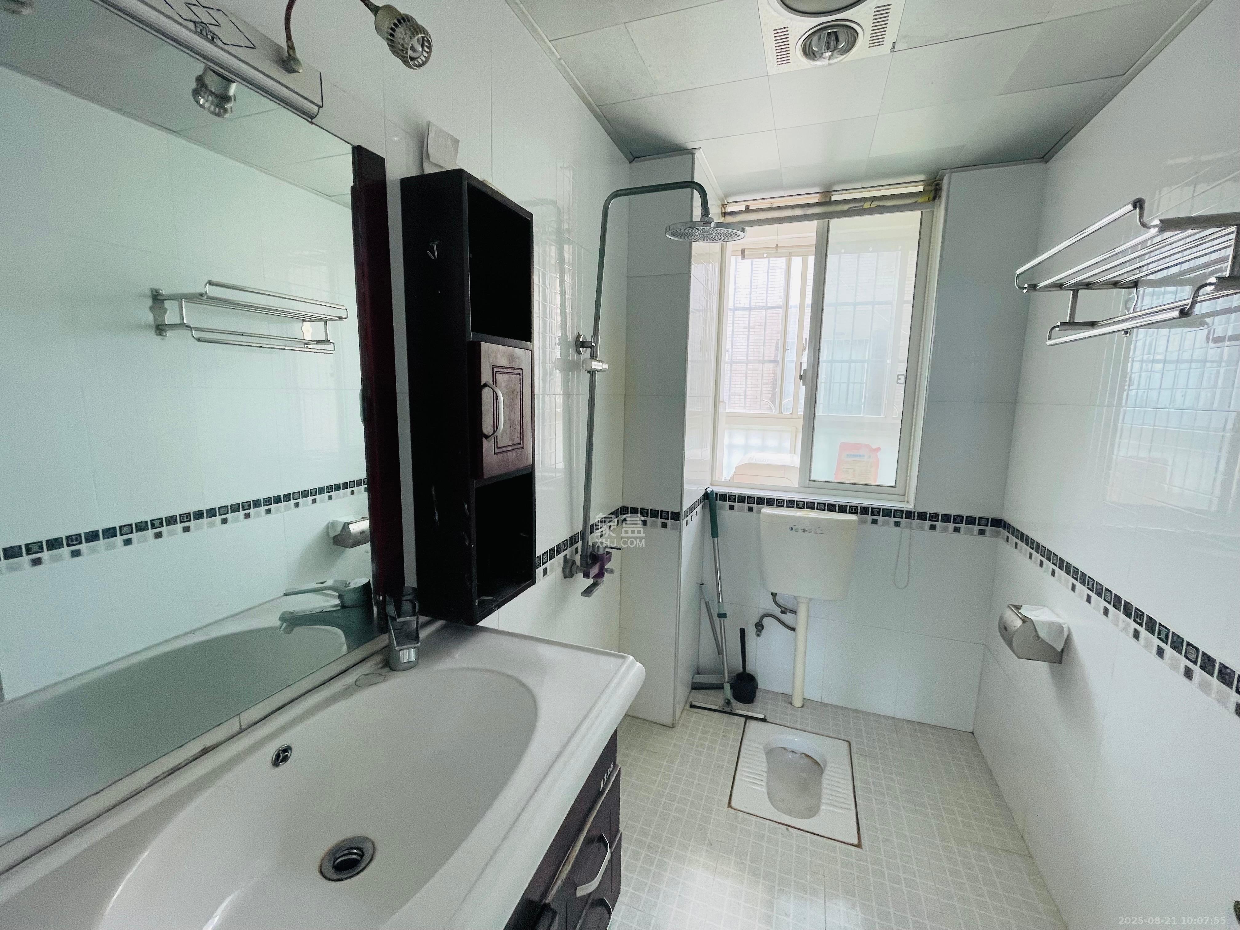 紫晶城 3室2厅2卫 1800.00元/月 紫晶城 3室2厅2卫 1800.00元/月室内图