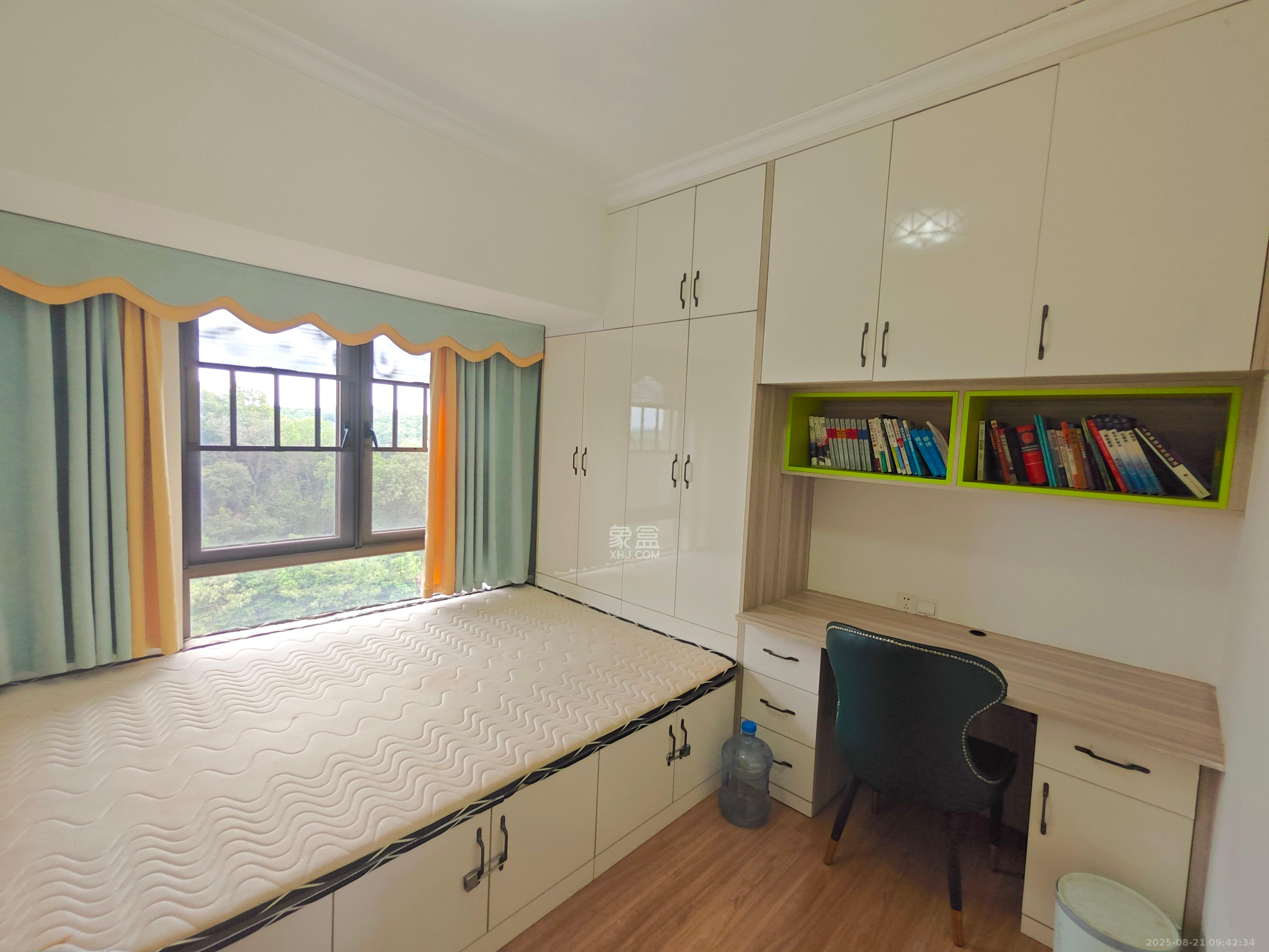 碧桂园公园壹号(凯怡茗苑) 3室2厅2卫 2400.0元/月 碧桂园公园壹号(凯怡茗苑) 3室2厅2卫 2400.0元/月室内图