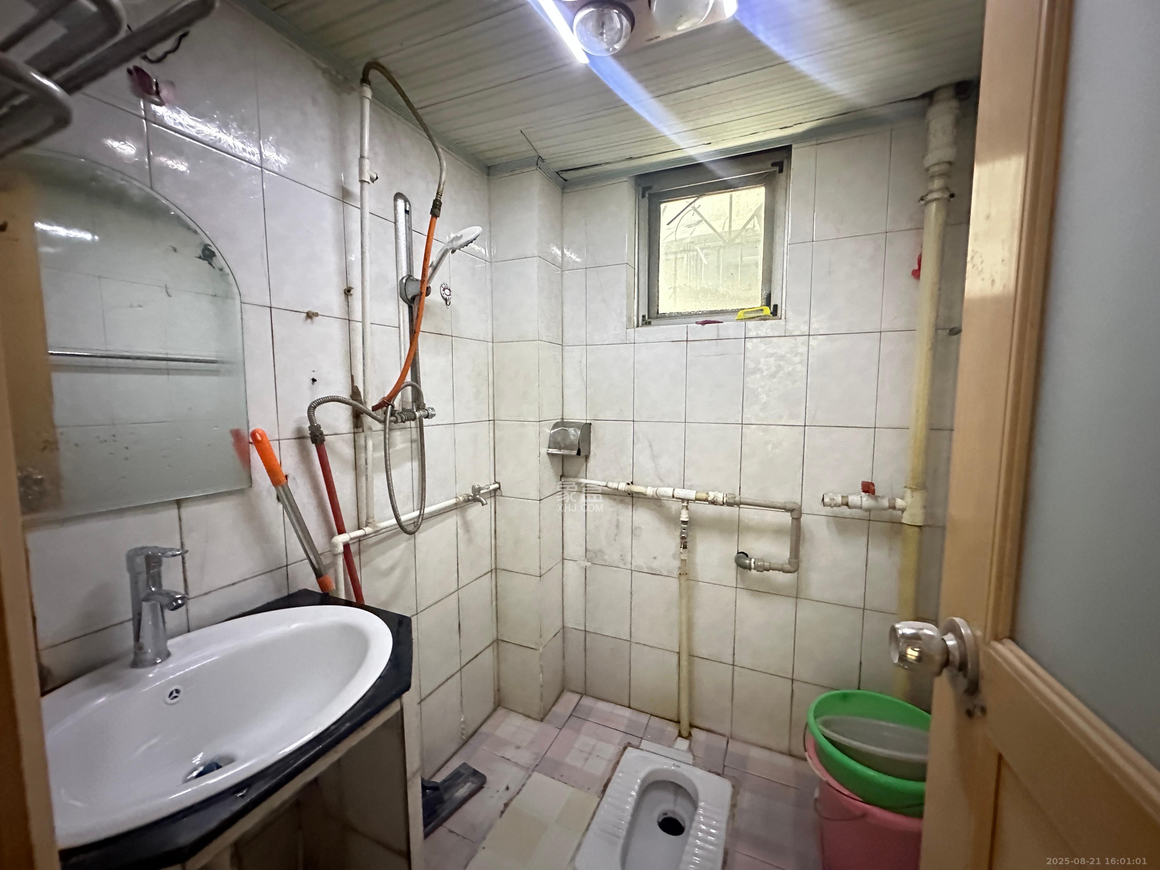 杨家山武警宿舍  3室2厅1卫    1800.0元/月 杨家山武警宿舍  3室2厅1卫    1800.0元/月室内图