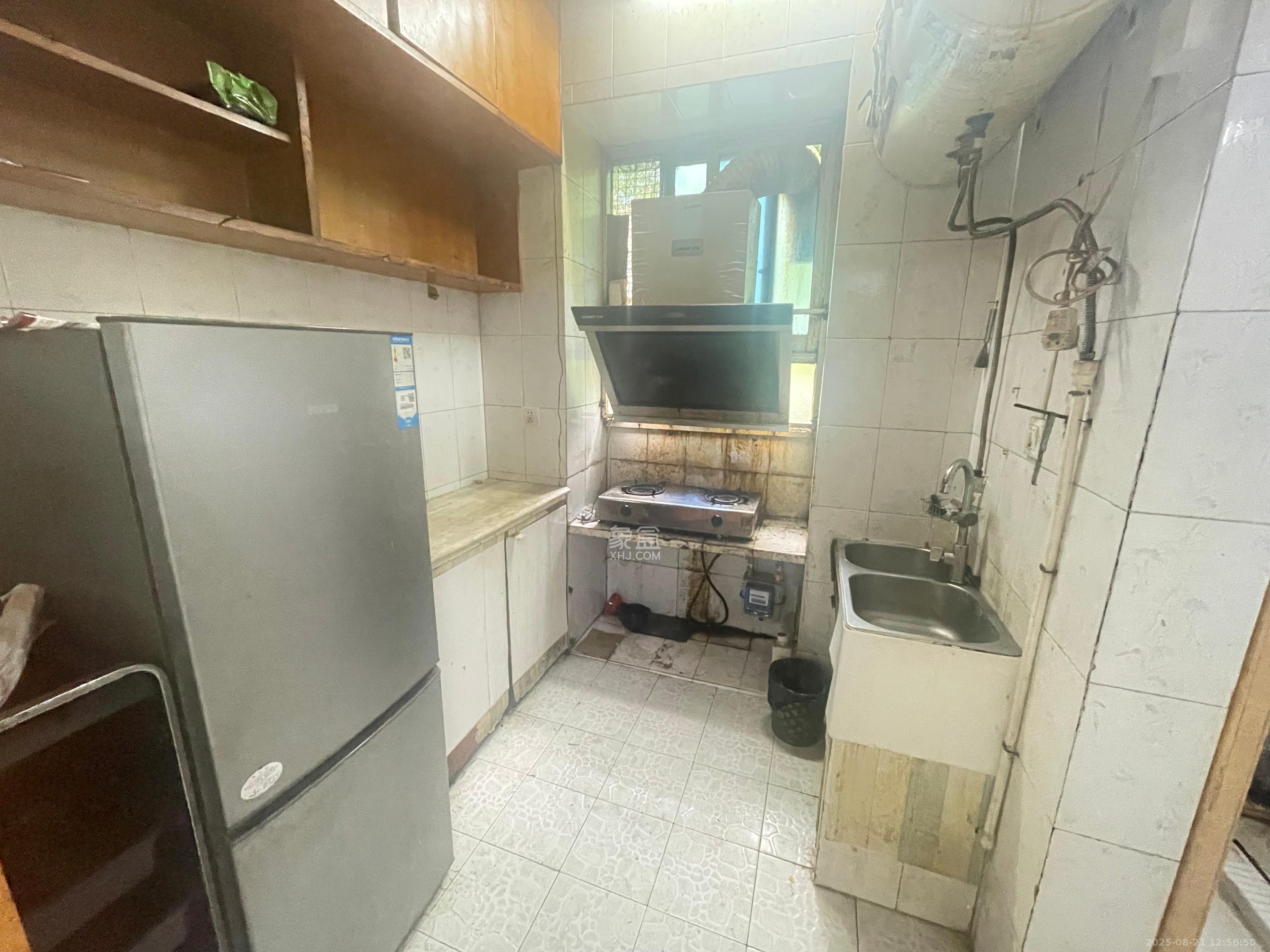 赤岗小区(一二三片)  2室1厅1卫    1300.0元/月 赤岗小区(一二三片)  2室1厅1卫    1300.0元/月室内图