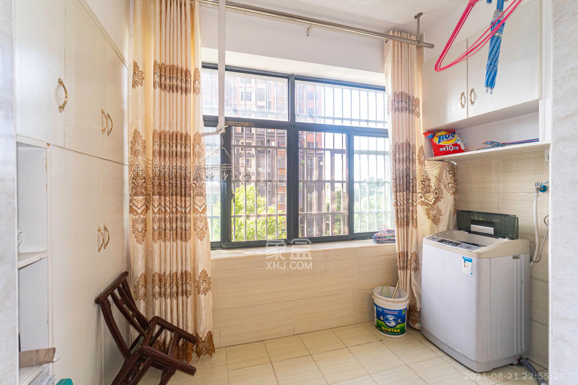 辉宏橄榄城  2室2厅1卫    46.8万 辉宏橄榄城  2室2厅1卫    46.8万阳台