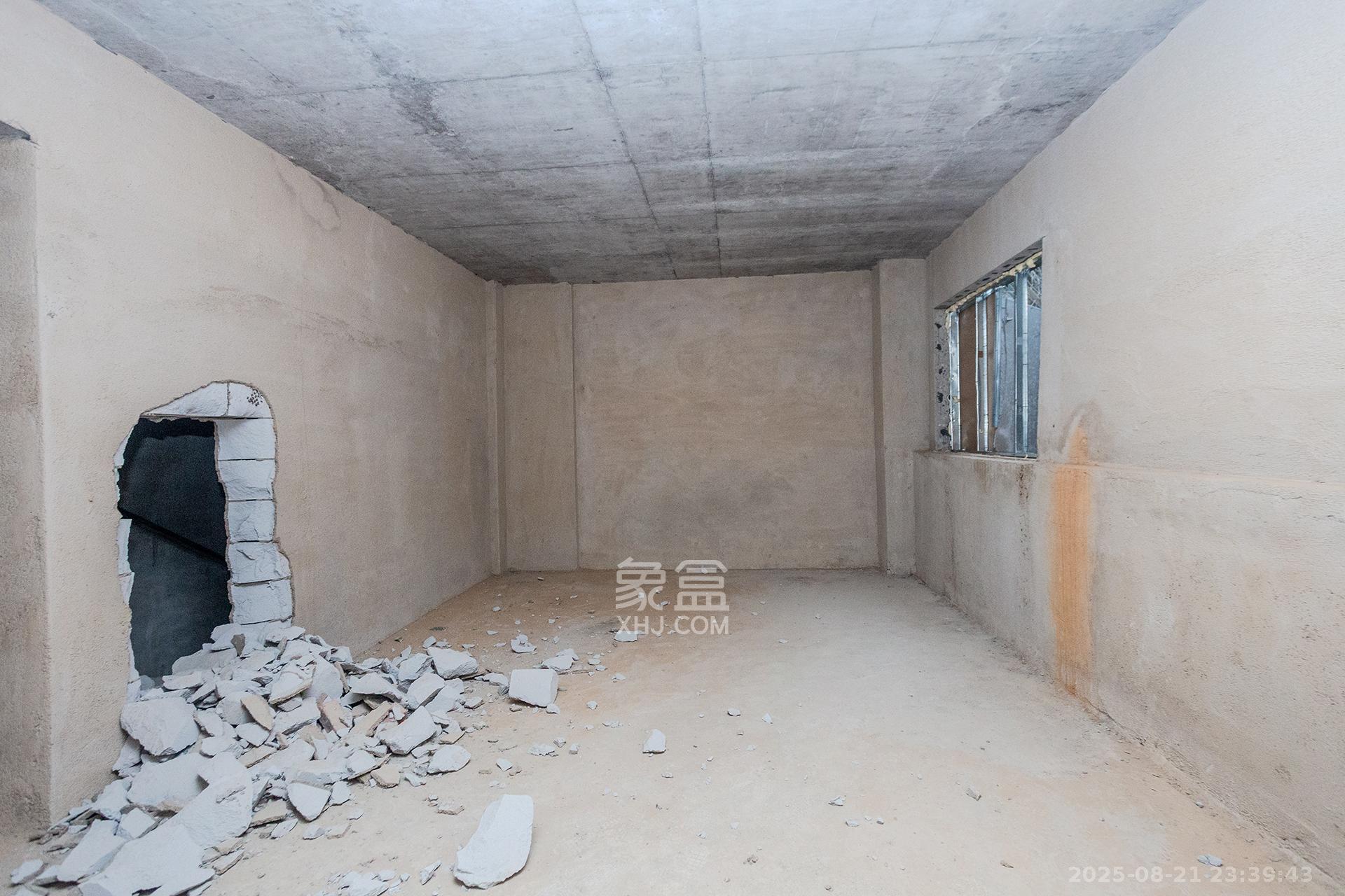 长房润和湘江玥 6室2厅2卫 600.0万 长房润和湘江玥 6室2厅2卫 600.0万卧室