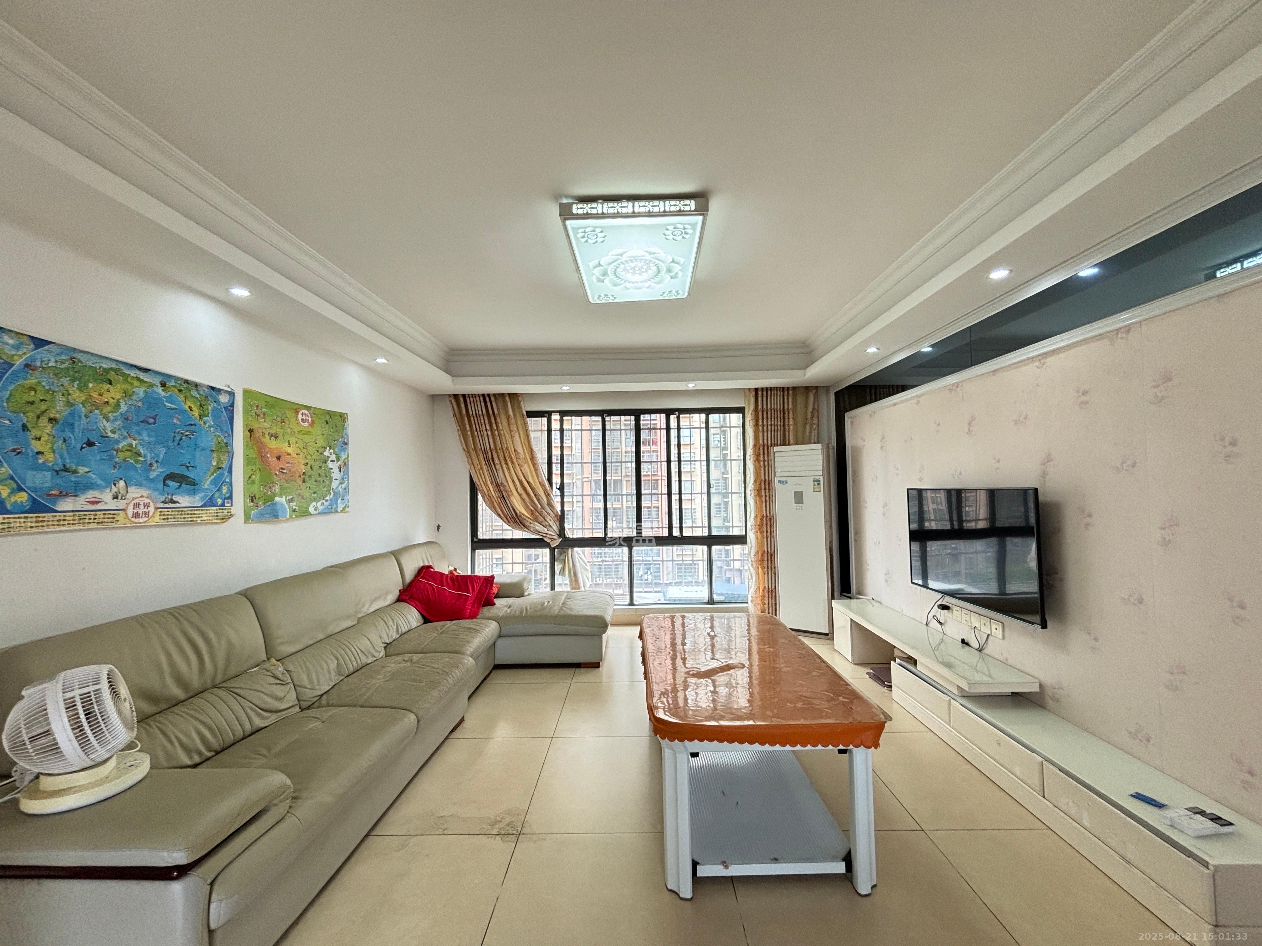 鑫天御景湾 3室2厅2卫 2800.0元/月 鑫天御景湾 3室2厅2卫 2800.0元/月室内图