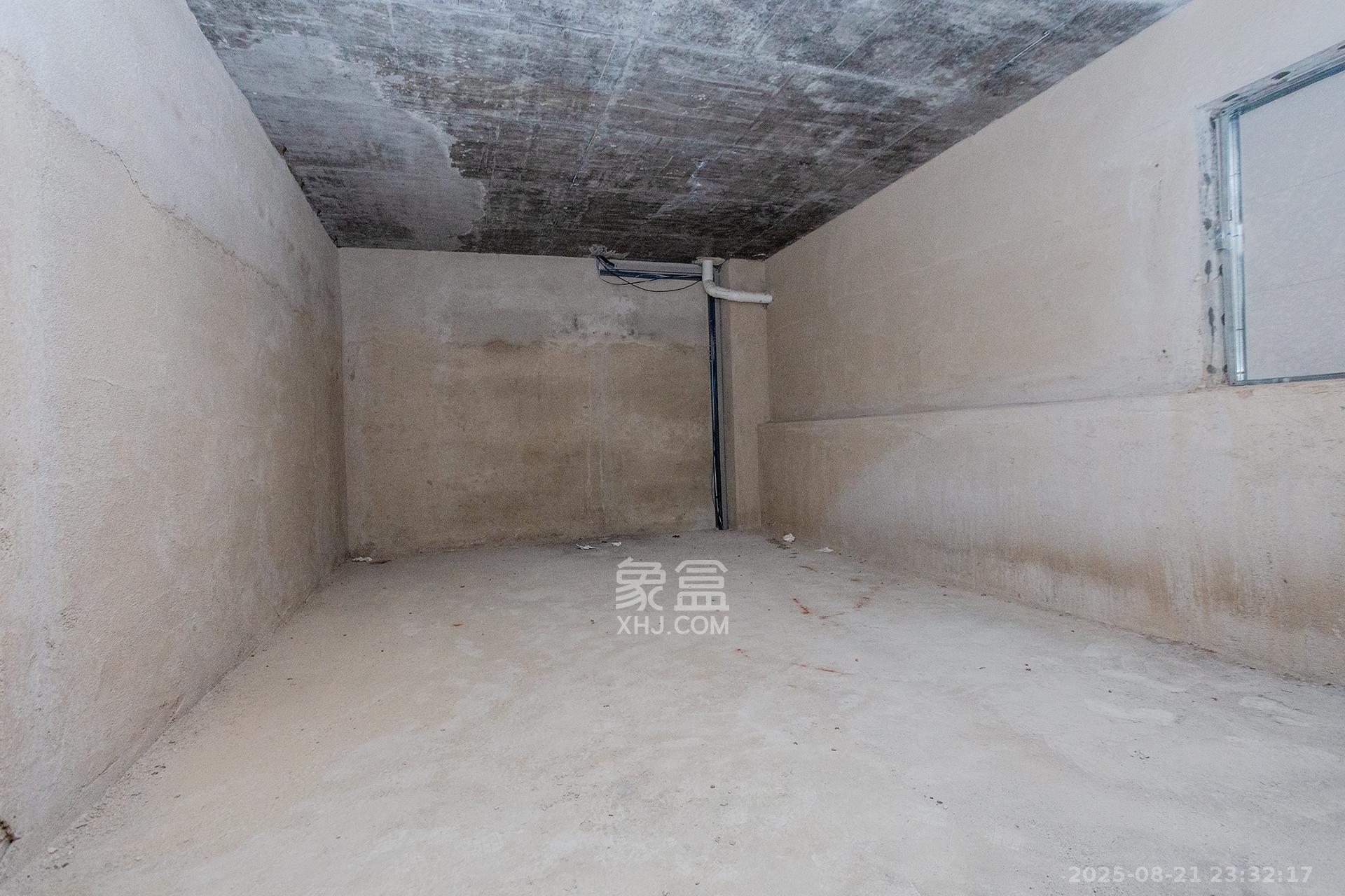 长房润和湘江玥 6室2厅4卫 700.0万 长房润和湘江玥 6室2厅4卫 700.0万卧室