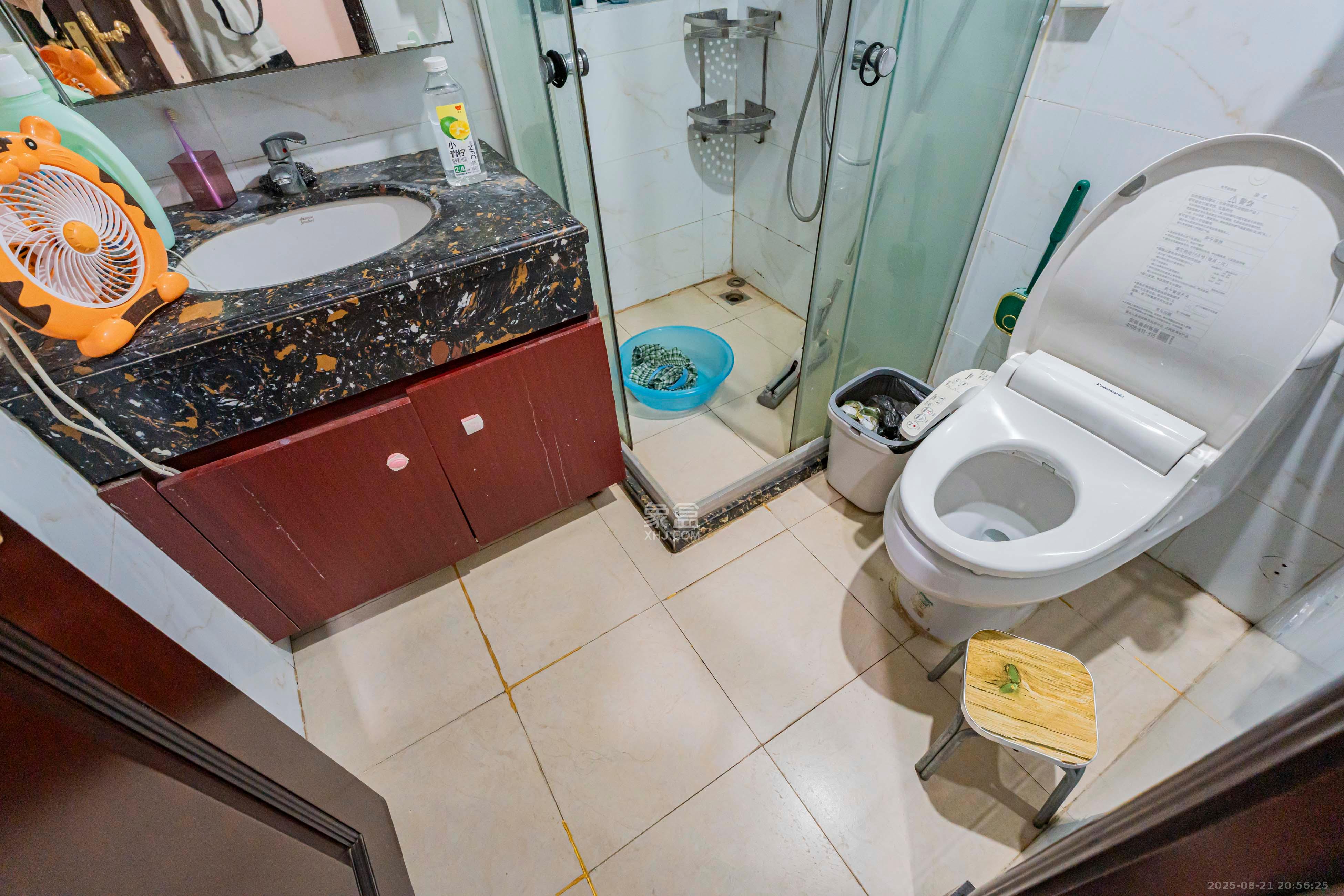 恒大雅苑  2室2厅1卫    76.0万 恒大雅苑  2室2厅1卫    76.0万卫生间