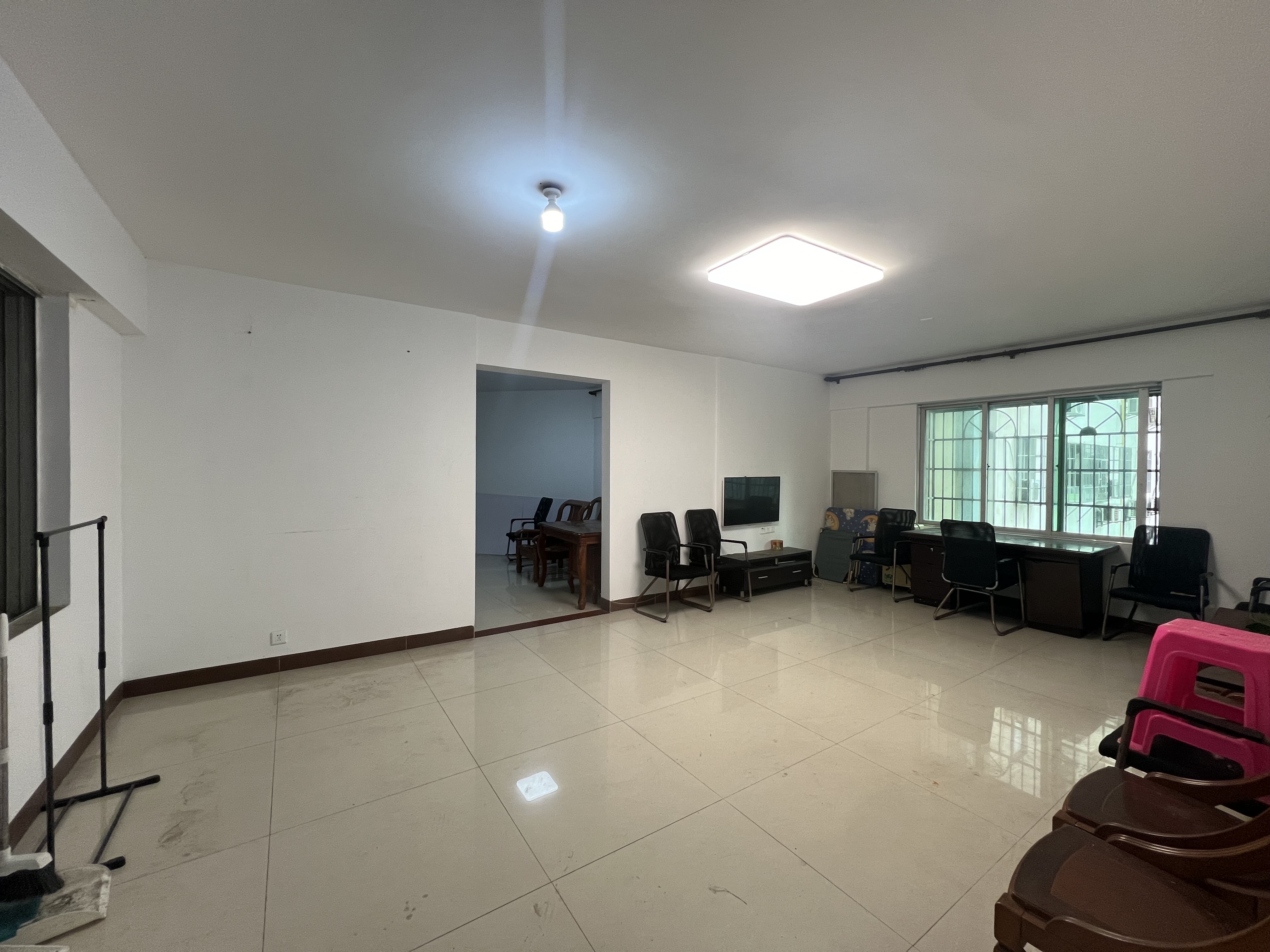 富豪大厦(富豪花园) 2室1厅1卫 2400.0元/月 富豪大厦(富豪花园) 2室1厅1卫 2400.0元/月室内图