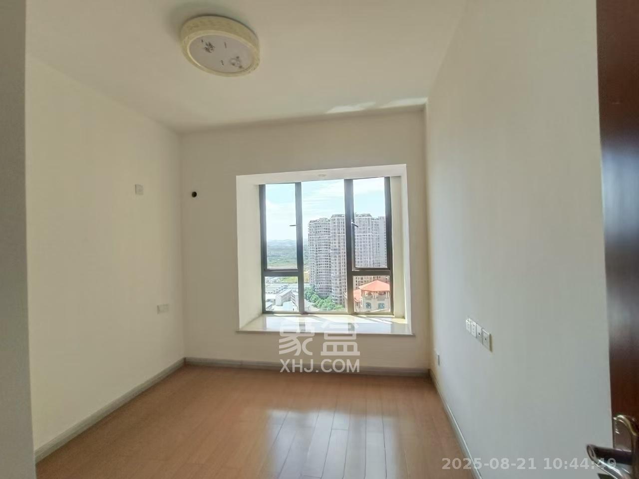 幸福庄园 4室2厅2卫 2200.0元/月 幸福庄园 4室2厅2卫 2200.0元/月室内图