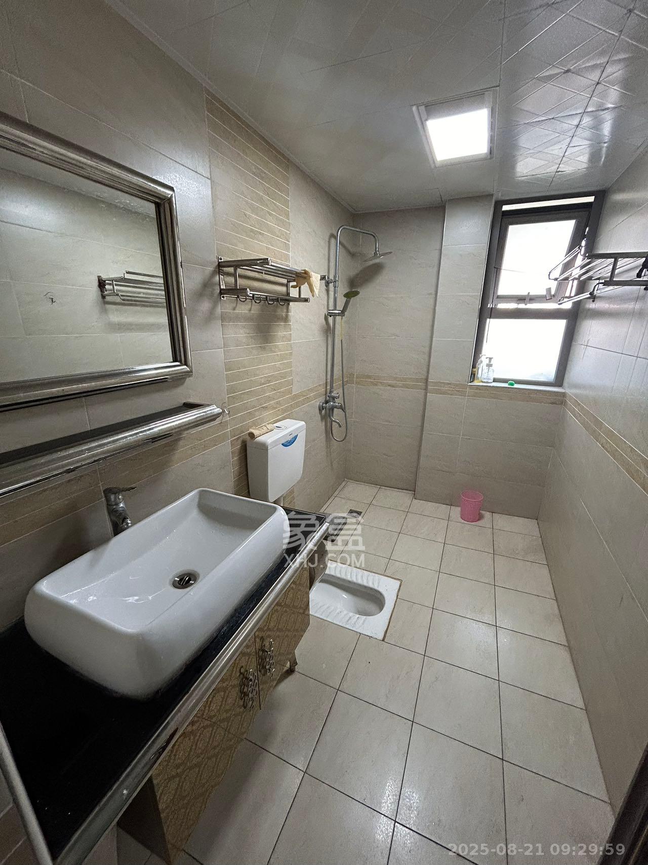 怡海星城 2室2厅1卫 1600.0元/月 怡海星城 2室2厅1卫 1600.0元/月室内图