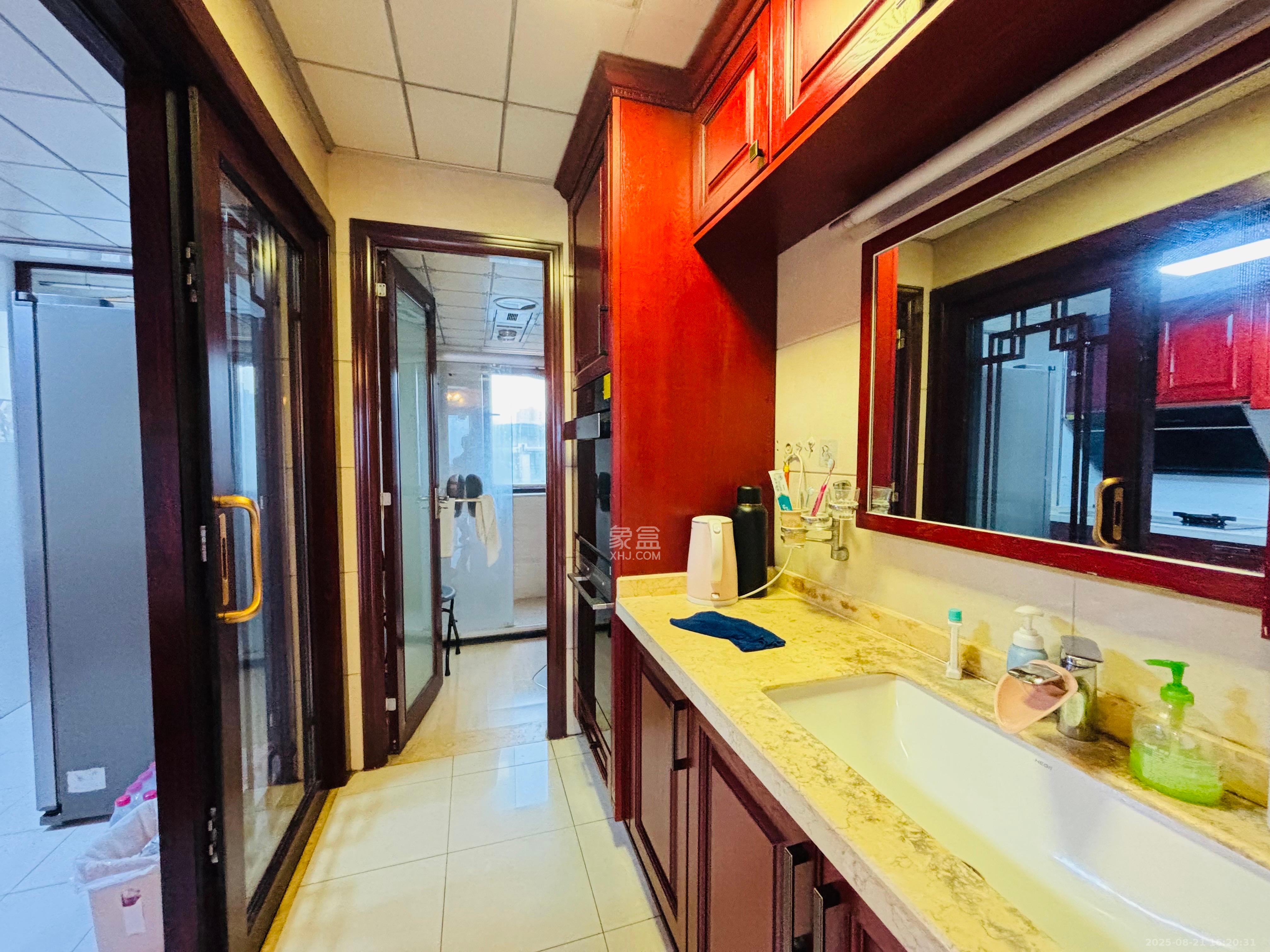 西街花园  4室2厅2卫    4800.0元/月室内图