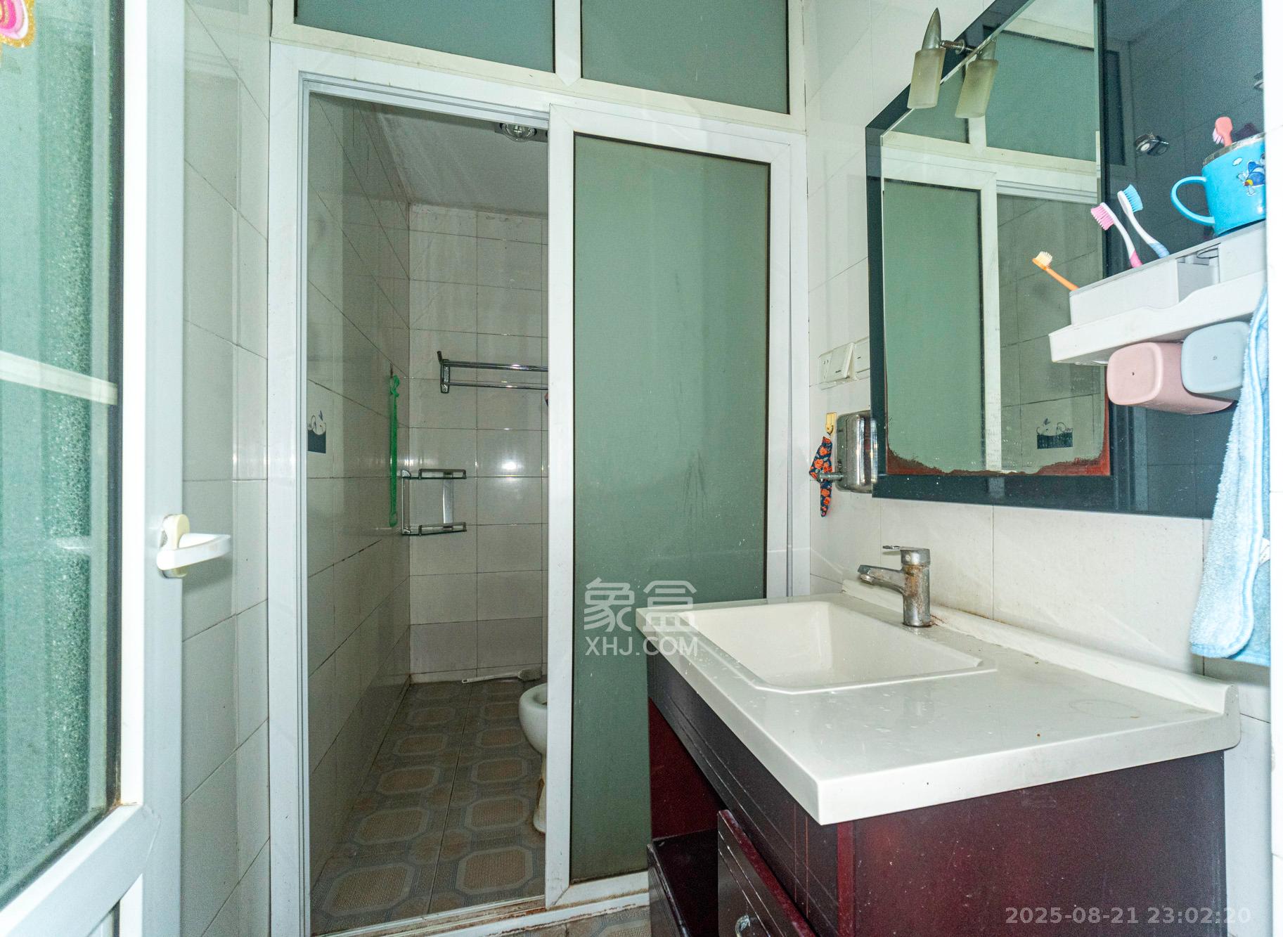 星沙商业步行街 2室2厅1卫 41.8万 星沙商业步行街 2室2厅1卫 41.8万卫生间