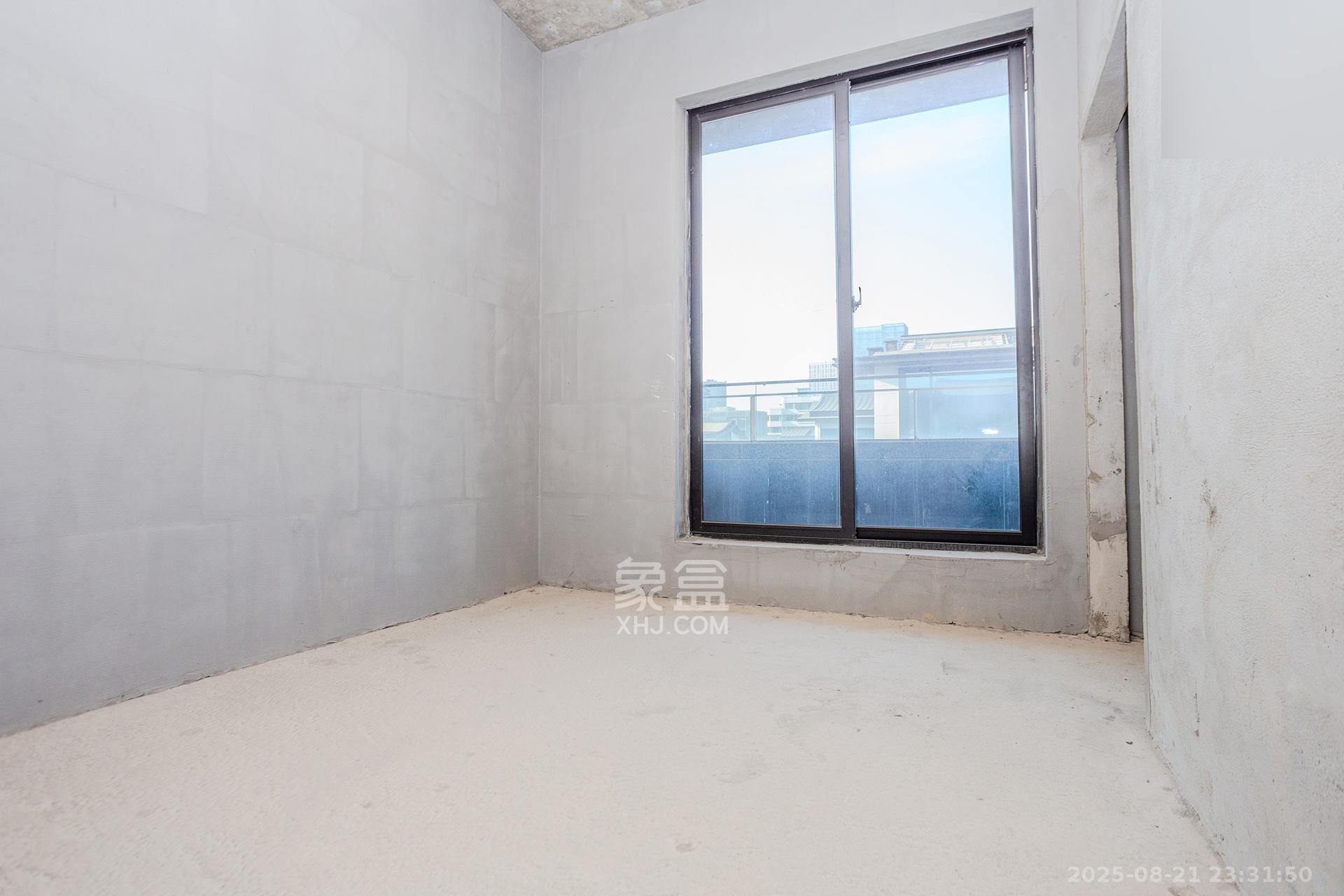 长房润和湘江玥 6室2厅4卫 700.0万 长房润和湘江玥 6室2厅4卫 700.0万卧室