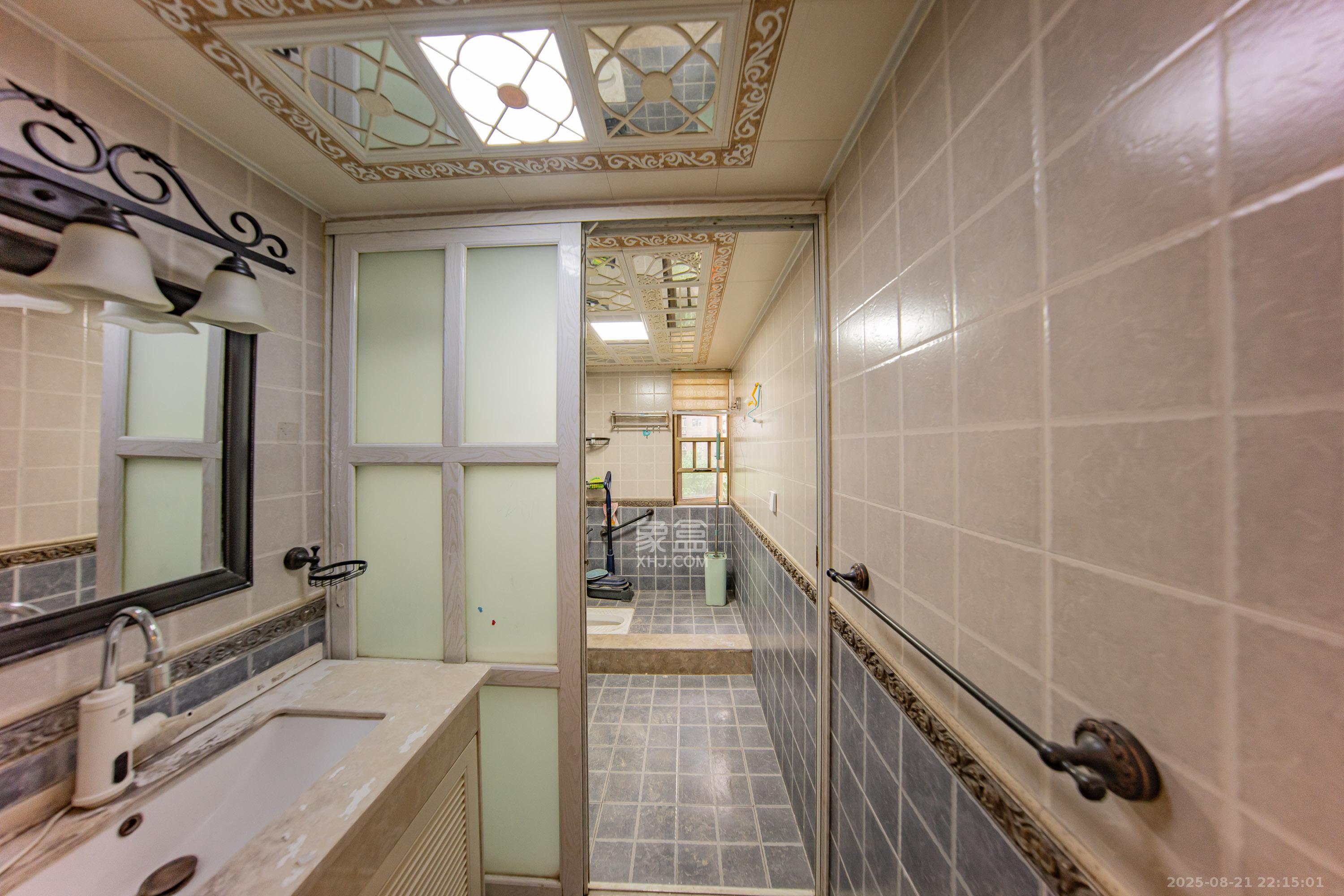 江山帝景哈佛  4室2厅2卫    140.0万卫生间