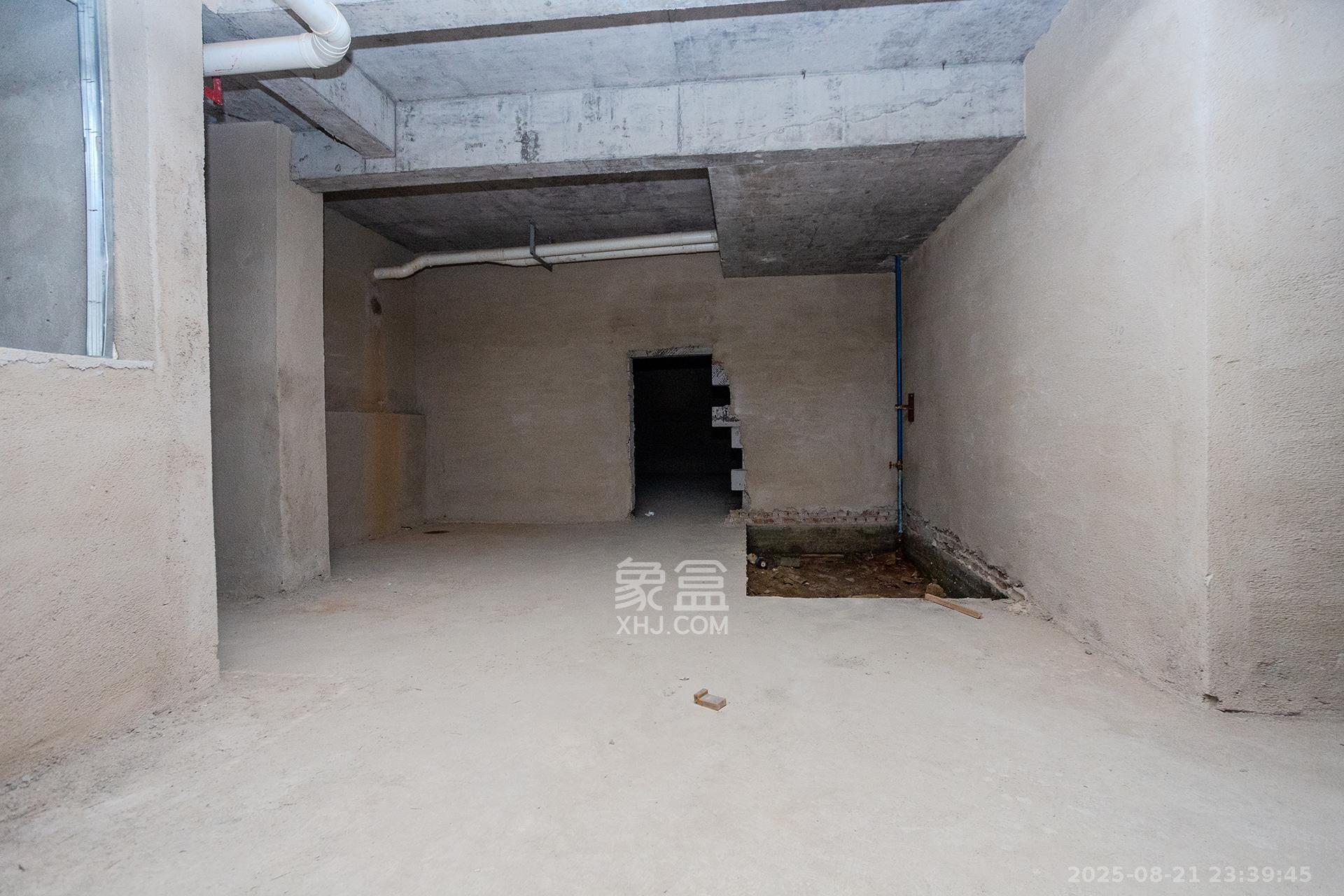 长房润和湘江玥 6室2厅2卫 600.0万 长房润和湘江玥 6室2厅2卫 600.0万卧室